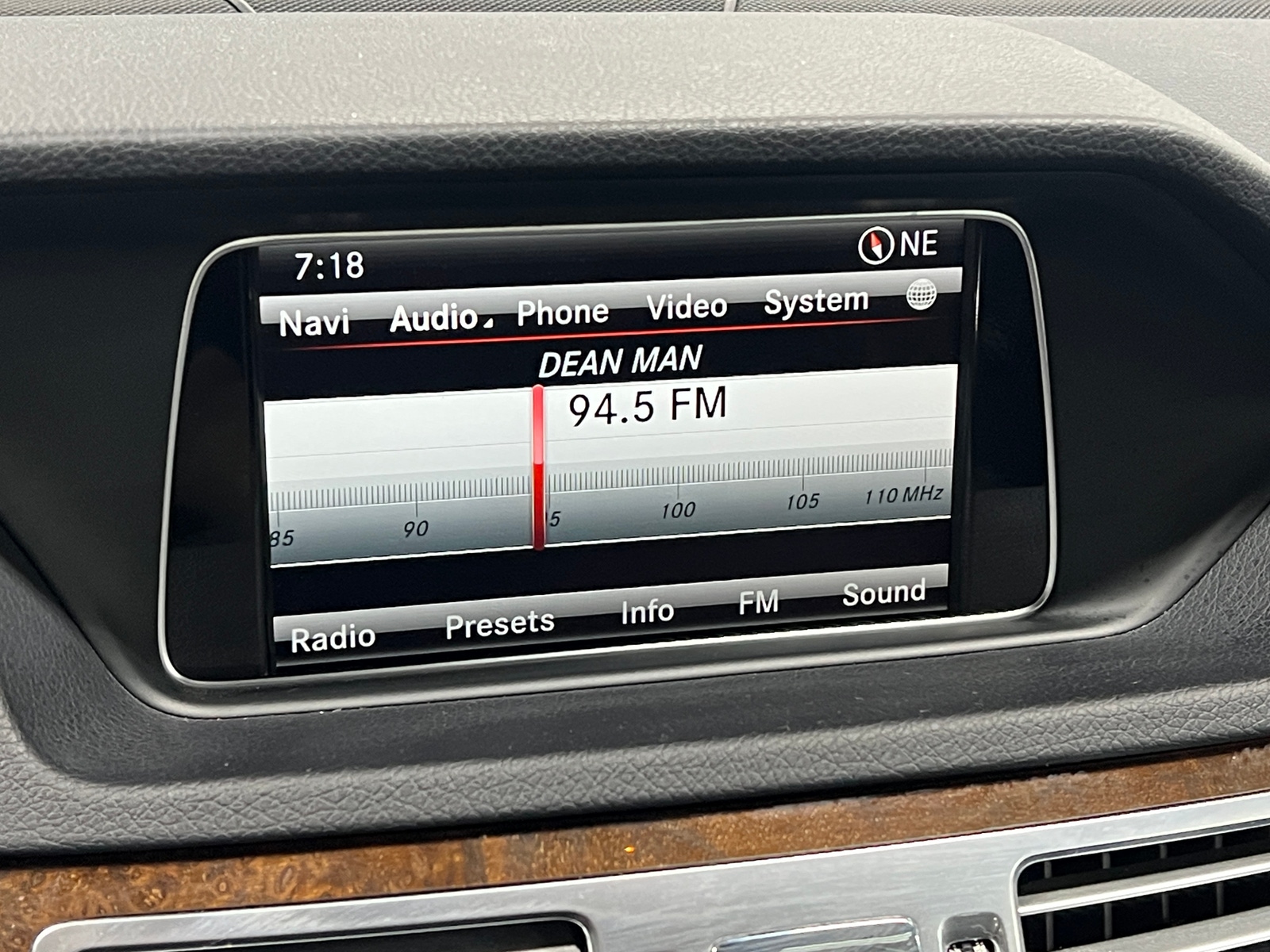 Thumbnail: 2014 Mercedes-Benz E-Class - 3