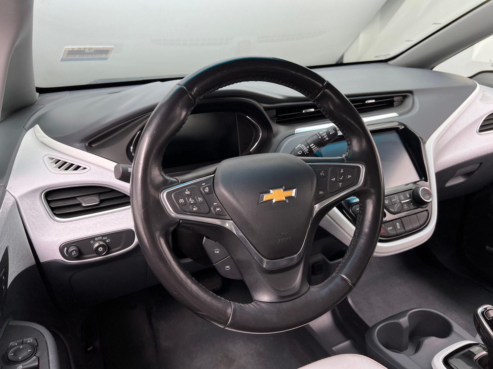 Thumbnail: 2018 Chevrolet Bolt EV - 4