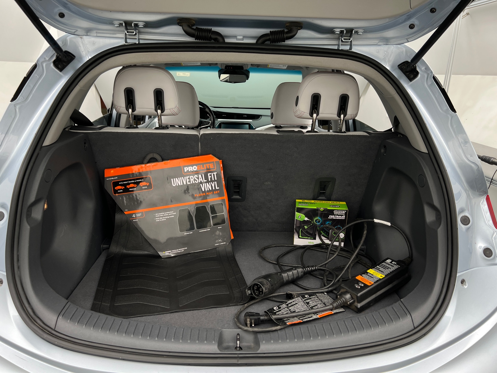 Thumbnail: 2018 Chevrolet Bolt EV - 6