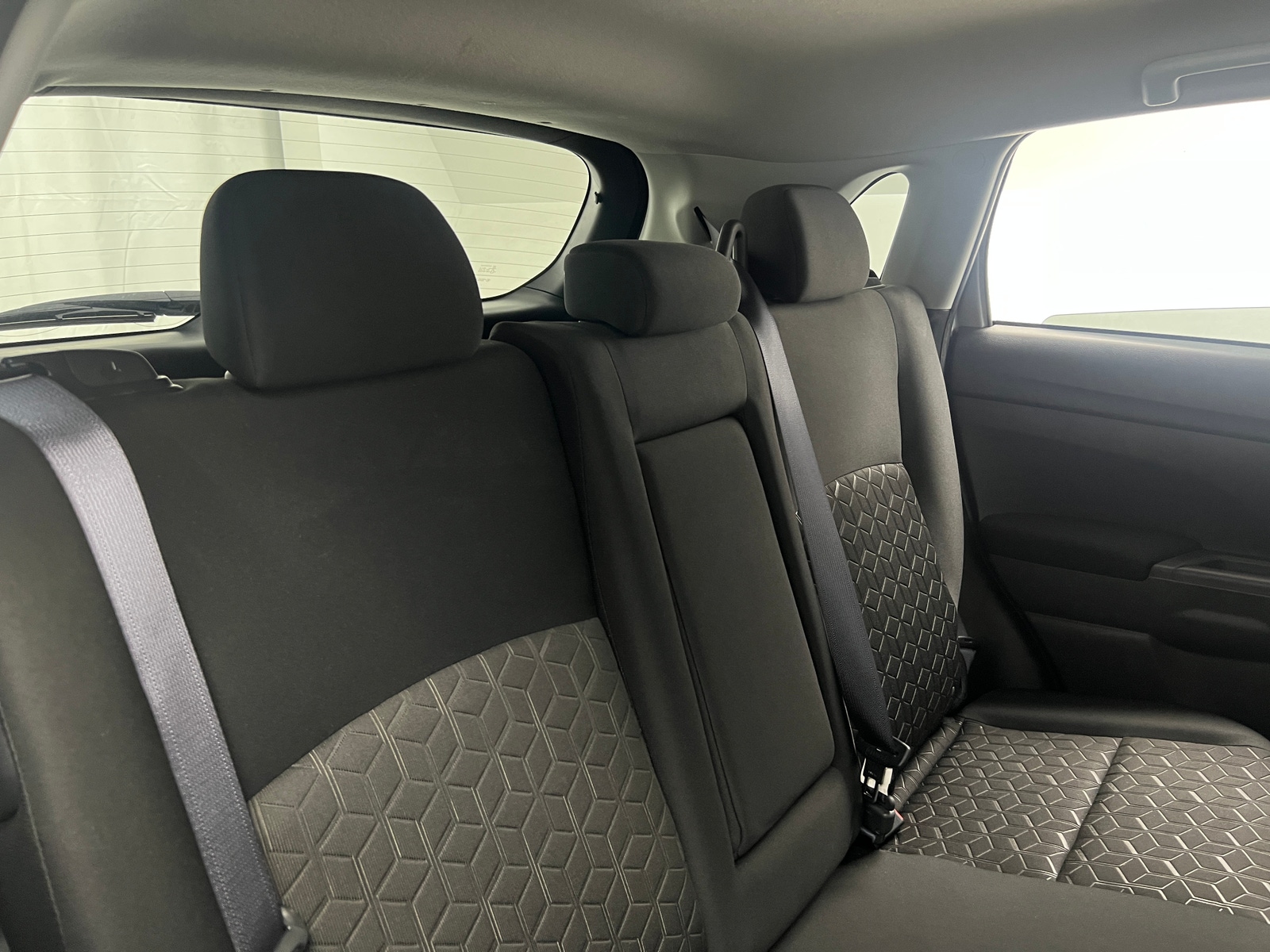 Thumbnail: 2024 Mitsubishi Outlander Sport - 6