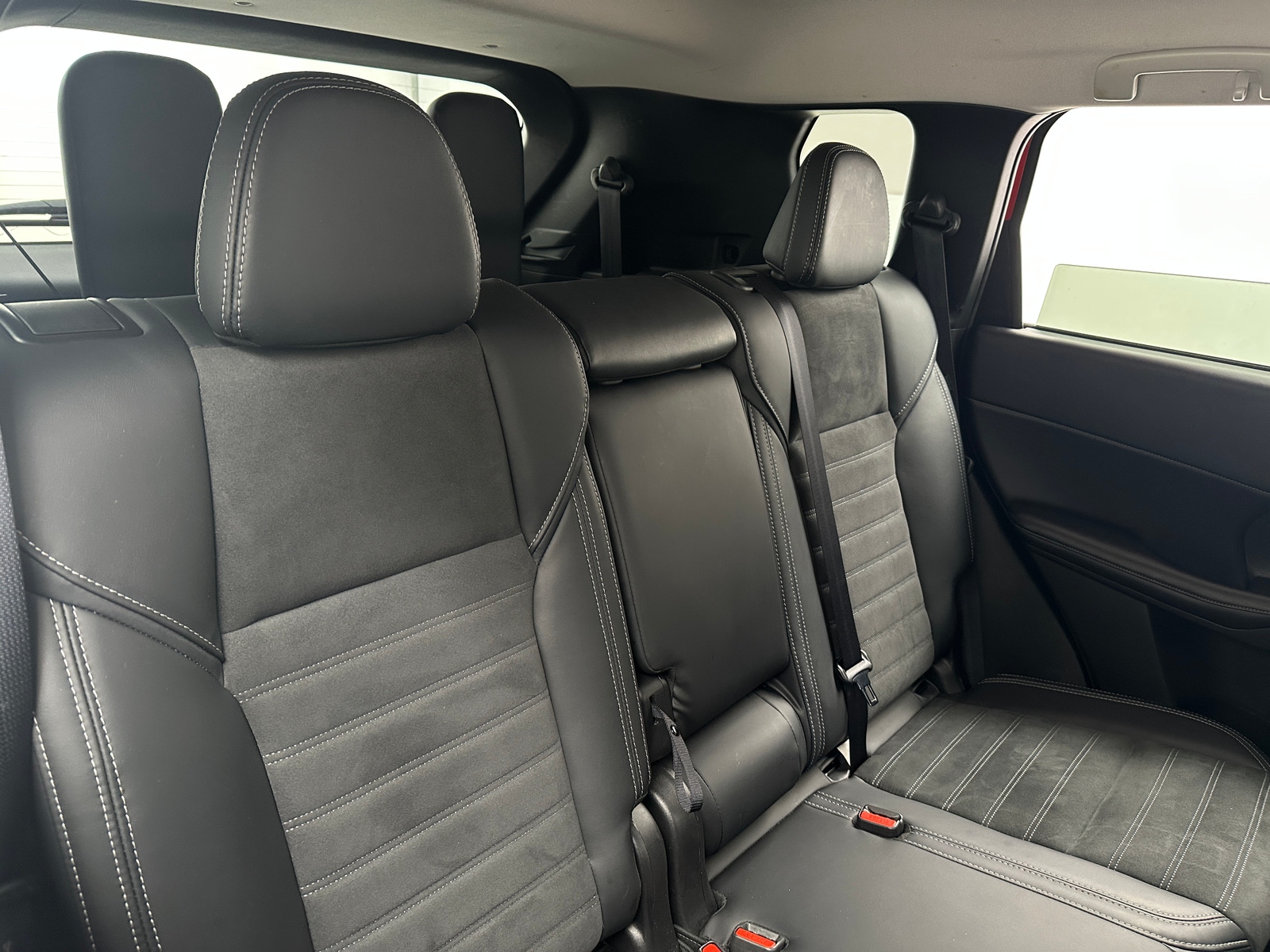 Thumbnail: 2024 Mitsubishi Outlander - 5