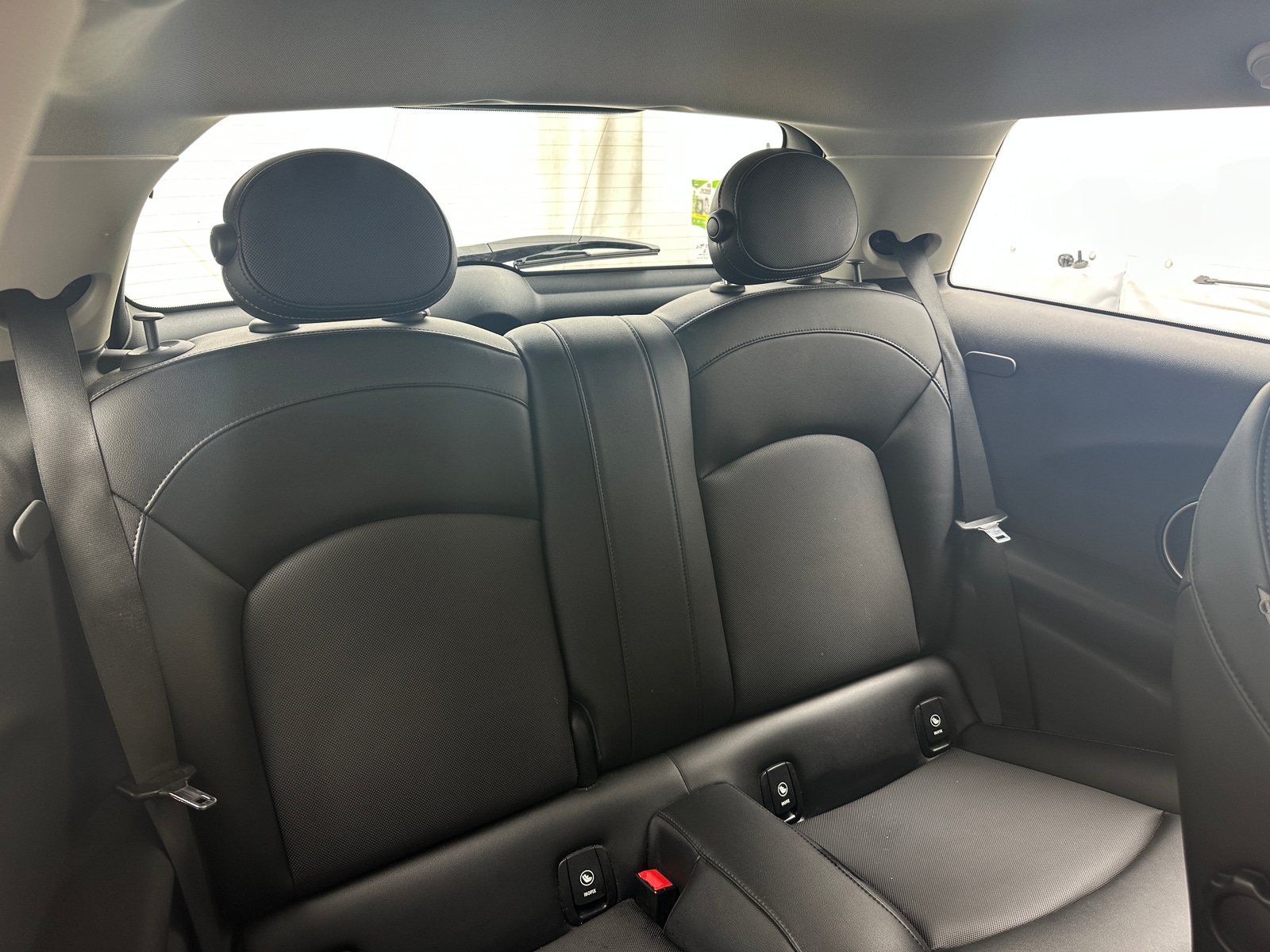 Thumbnail: 2015 MINI Cooper Hardtop - 5