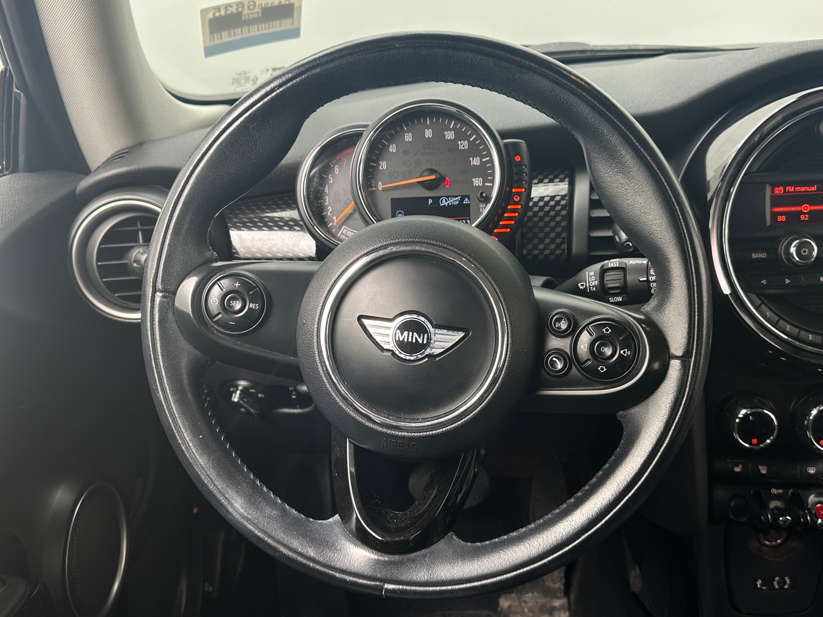 Thumbnail: 2015 MINI Cooper Hardtop - 4