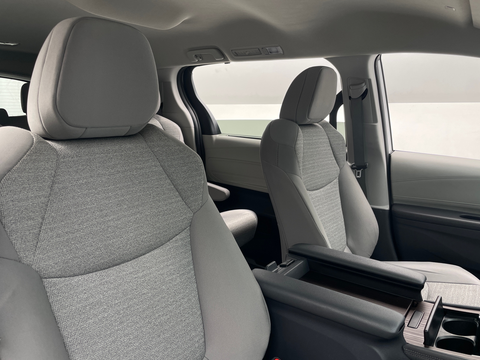 Thumbnail: 2023 Toyota Sienna - 2