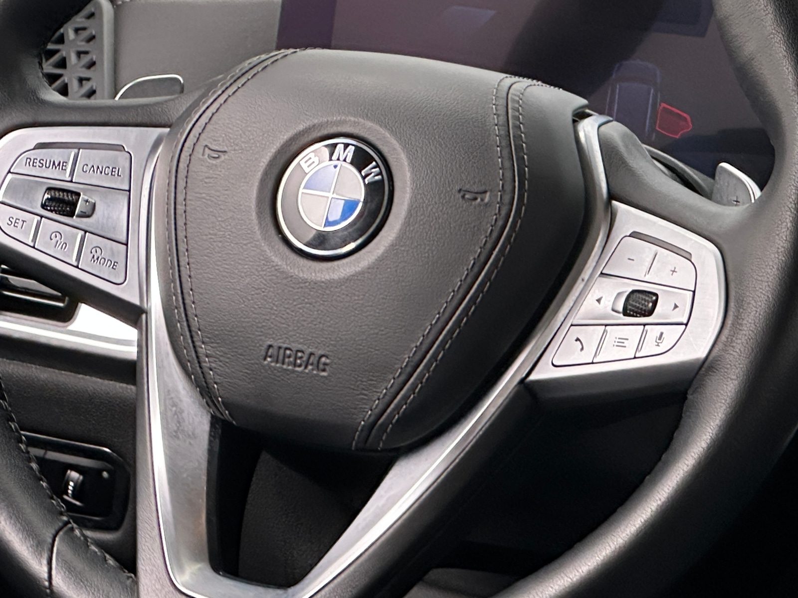 Thumbnail: 2023 BMW X7 - 4