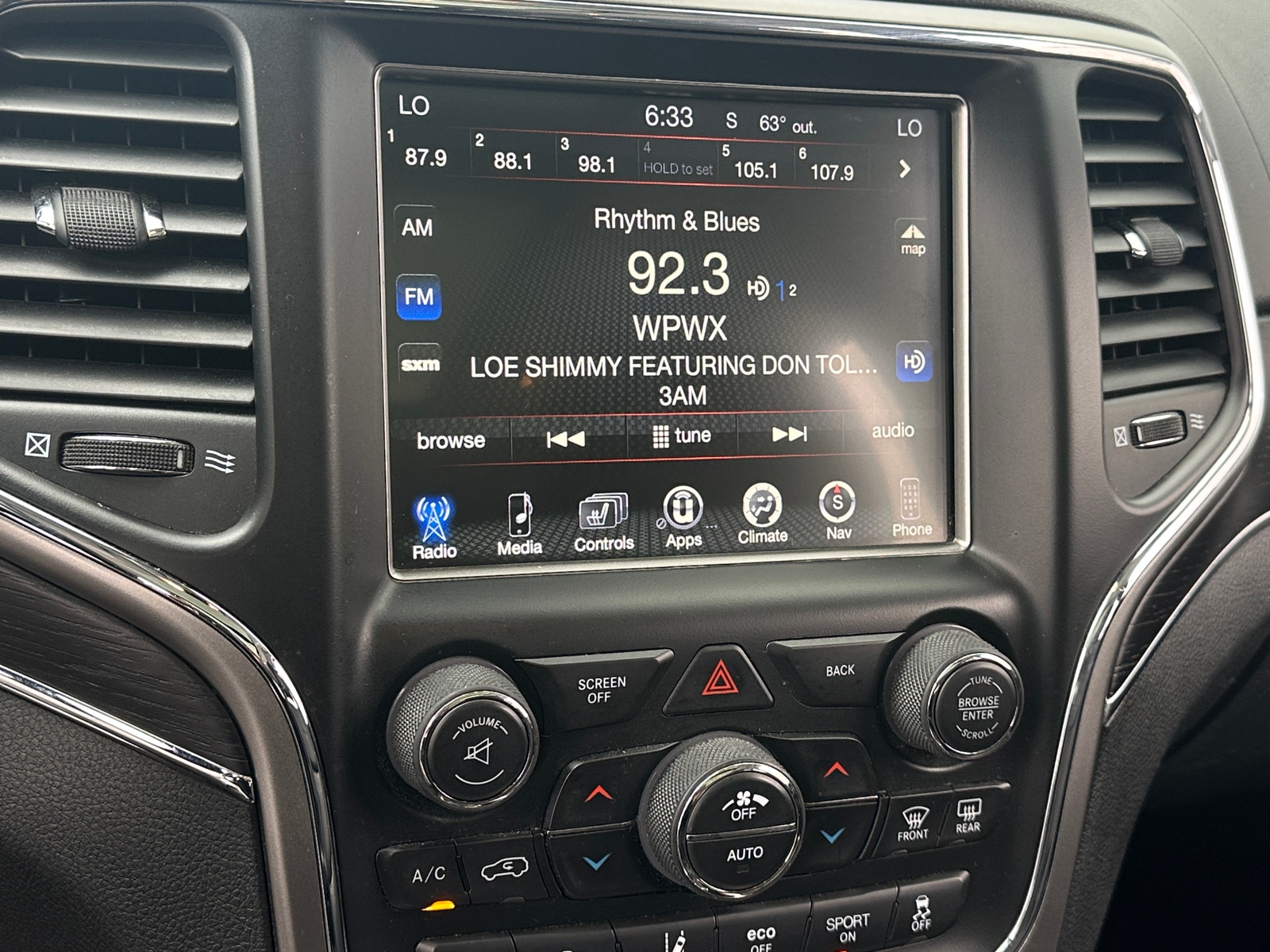 Thumbnail: 2017 Jeep Grand Cherokee - 4