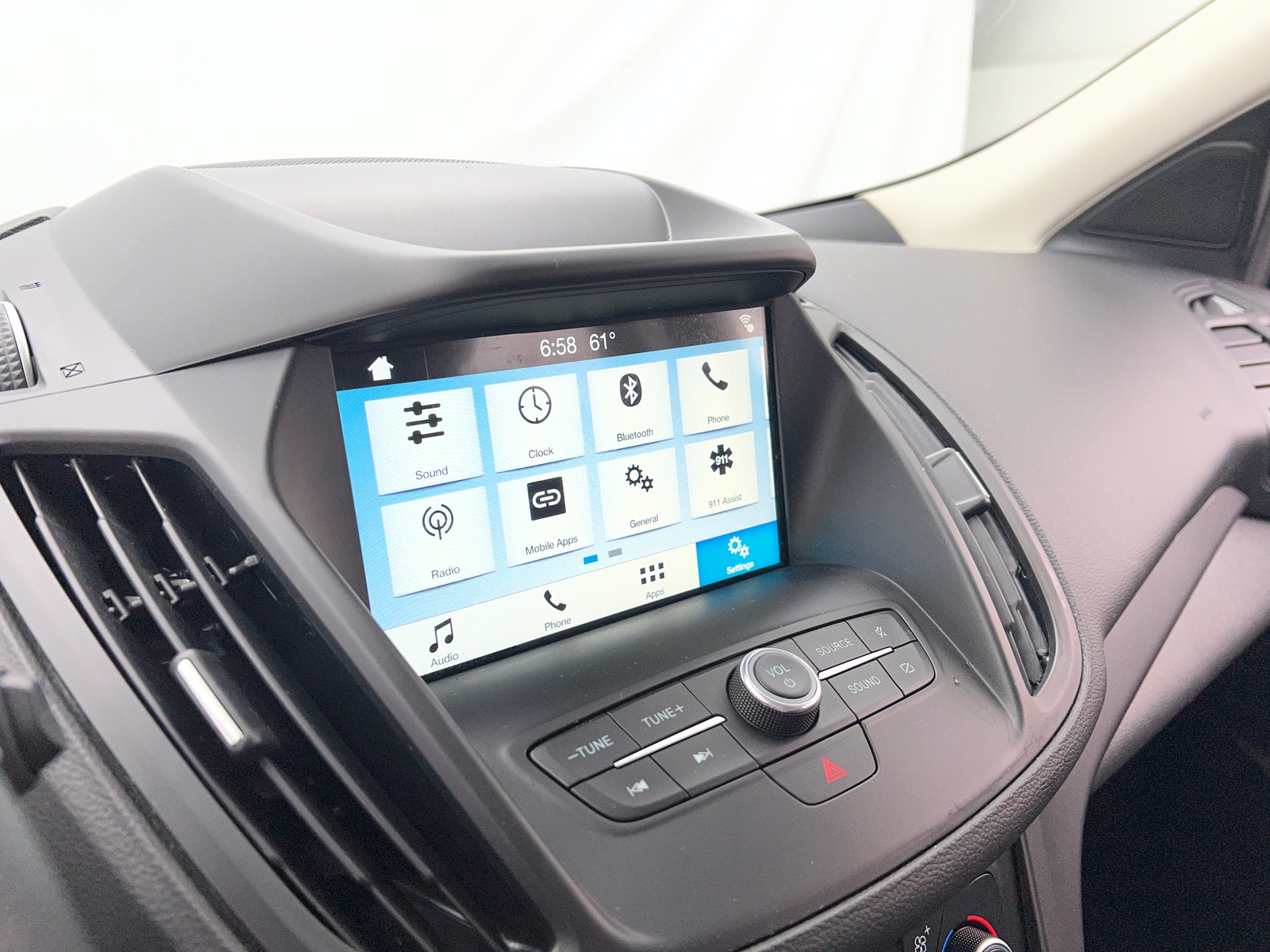 Thumbnail: 2019 Ford Escape - 4