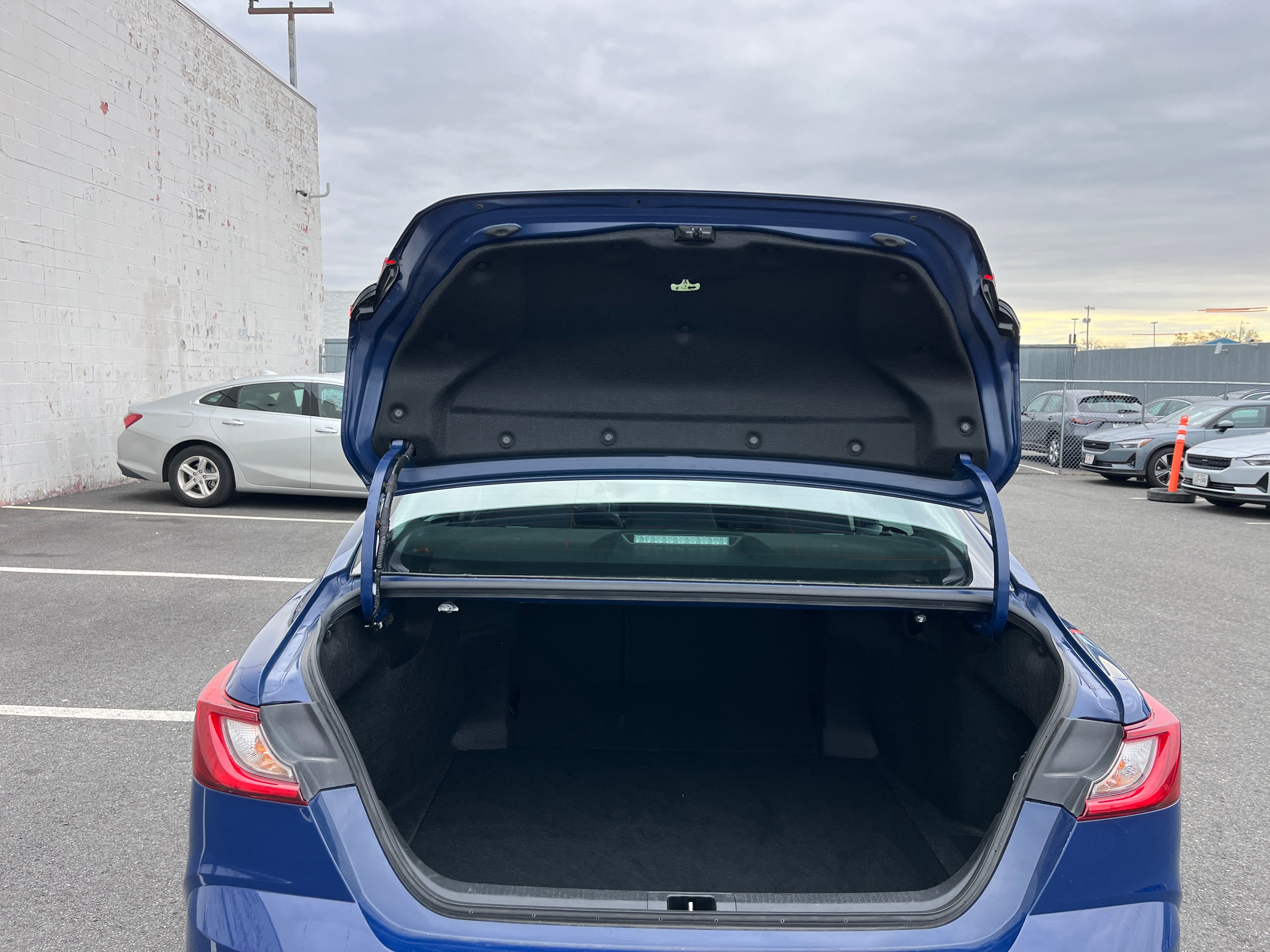 Thumbnail: 2025 Toyota Camry - 6