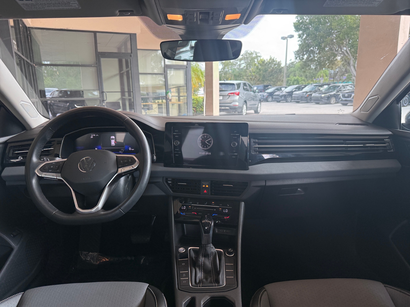 Thumbnail: 2025 Volkswagen Jetta - 2