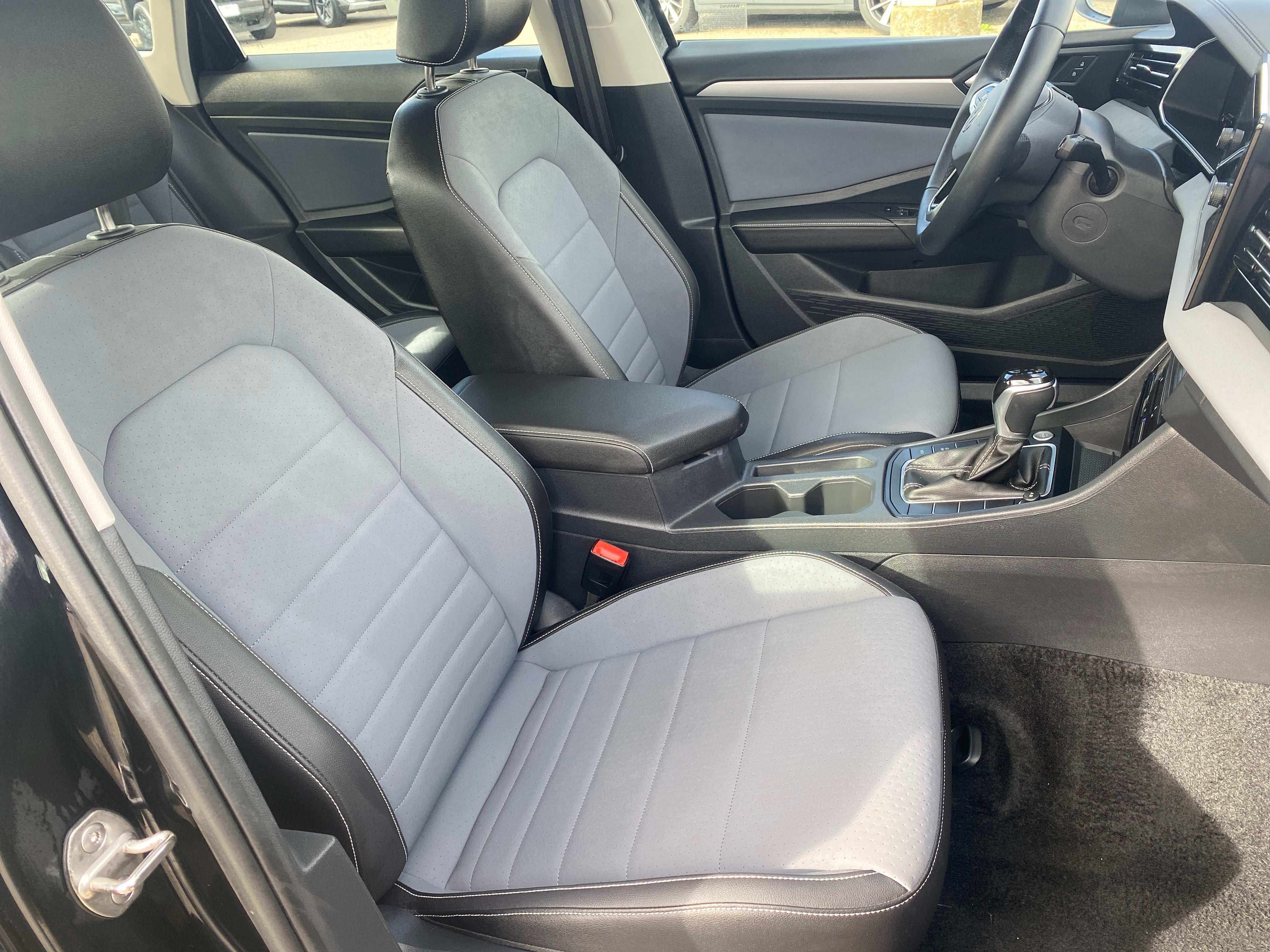 Thumbnail: 2025 Volkswagen Jetta - 2