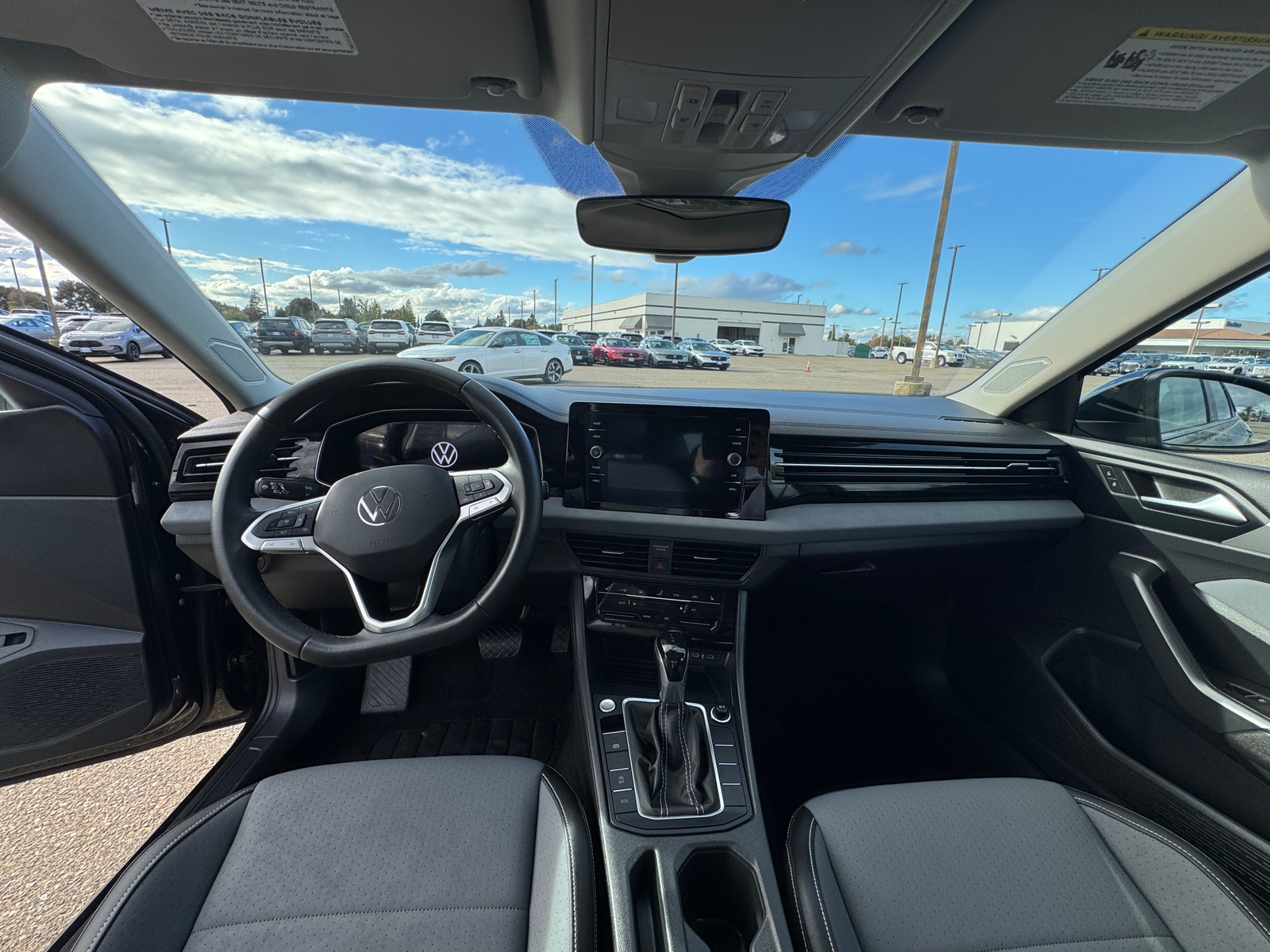 Thumbnail: 2025 Volkswagen Jetta - 3