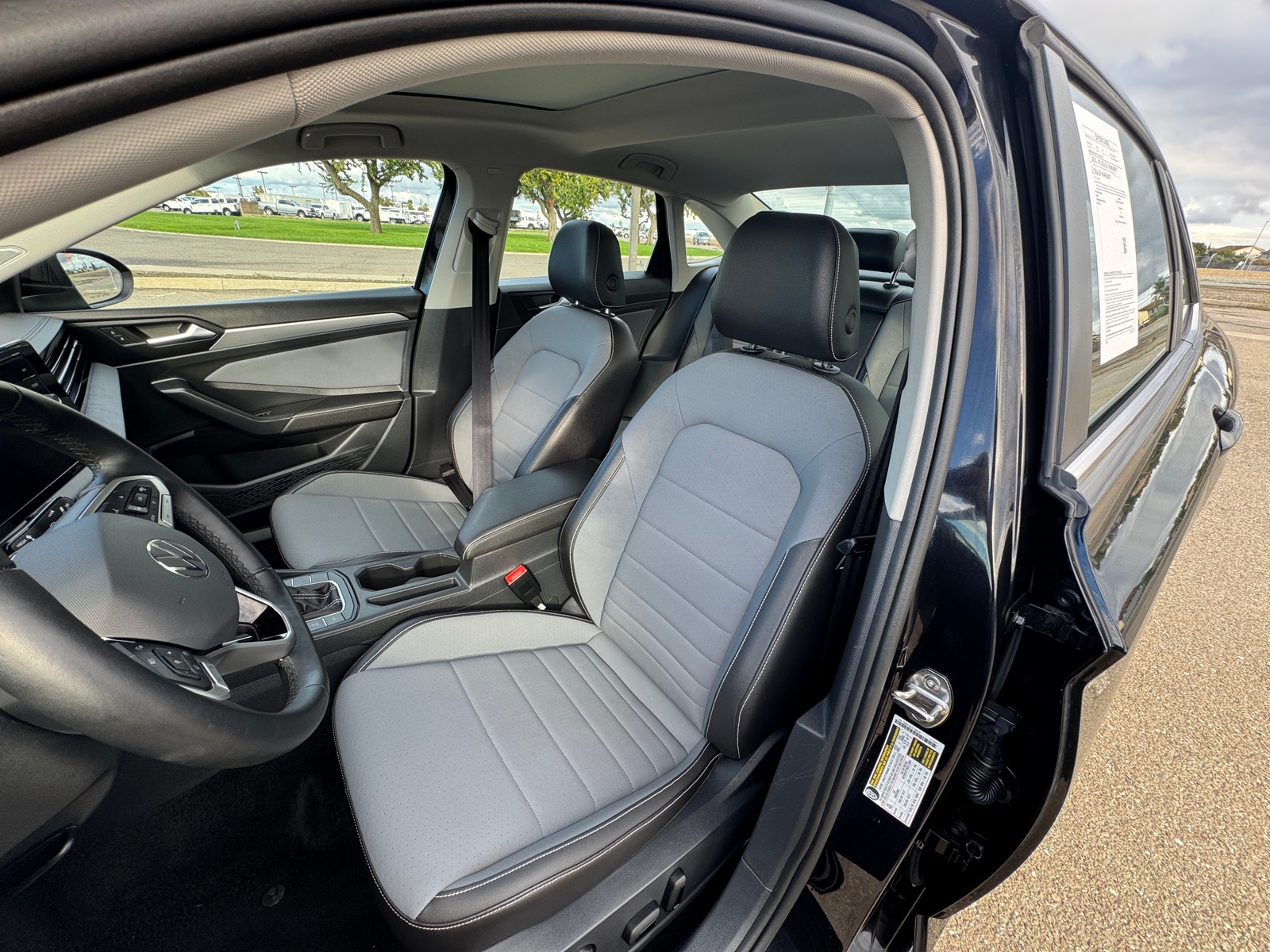 Thumbnail: 2025 Volkswagen Jetta - 2