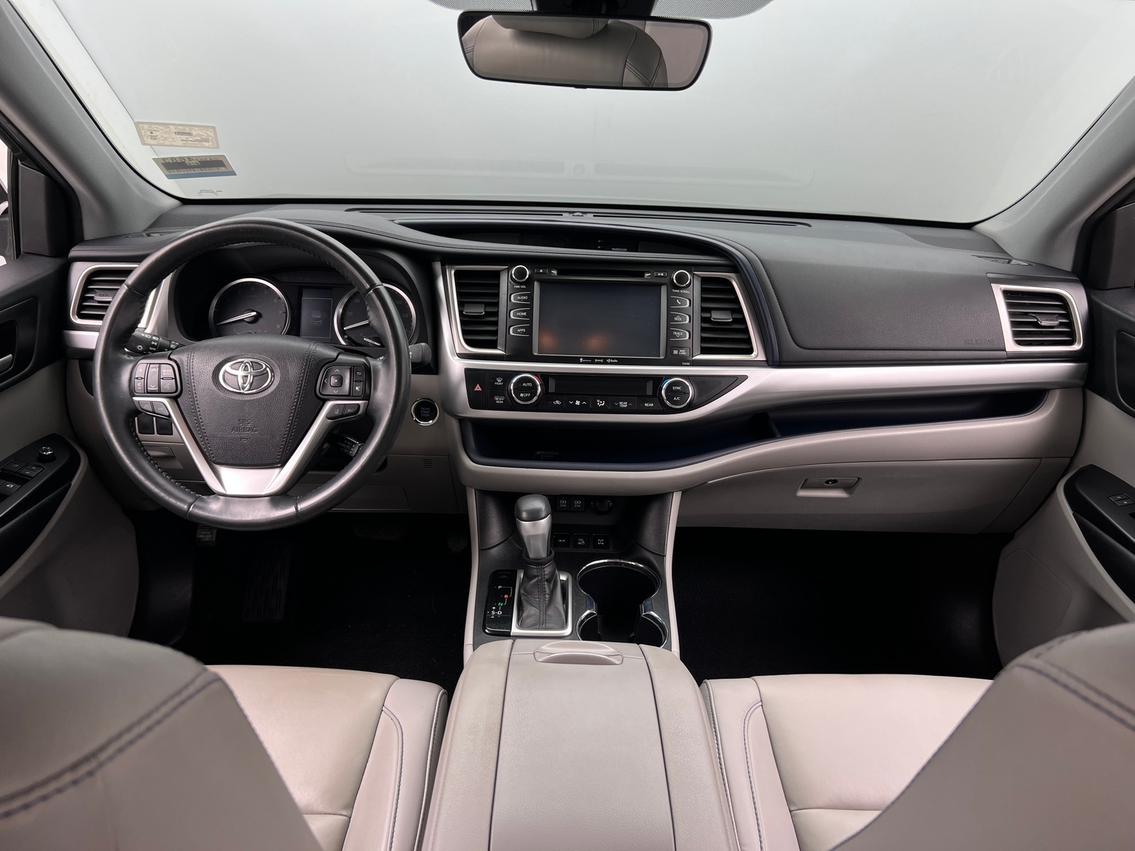 Thumbnail: 2019 Toyota Highlander - 2