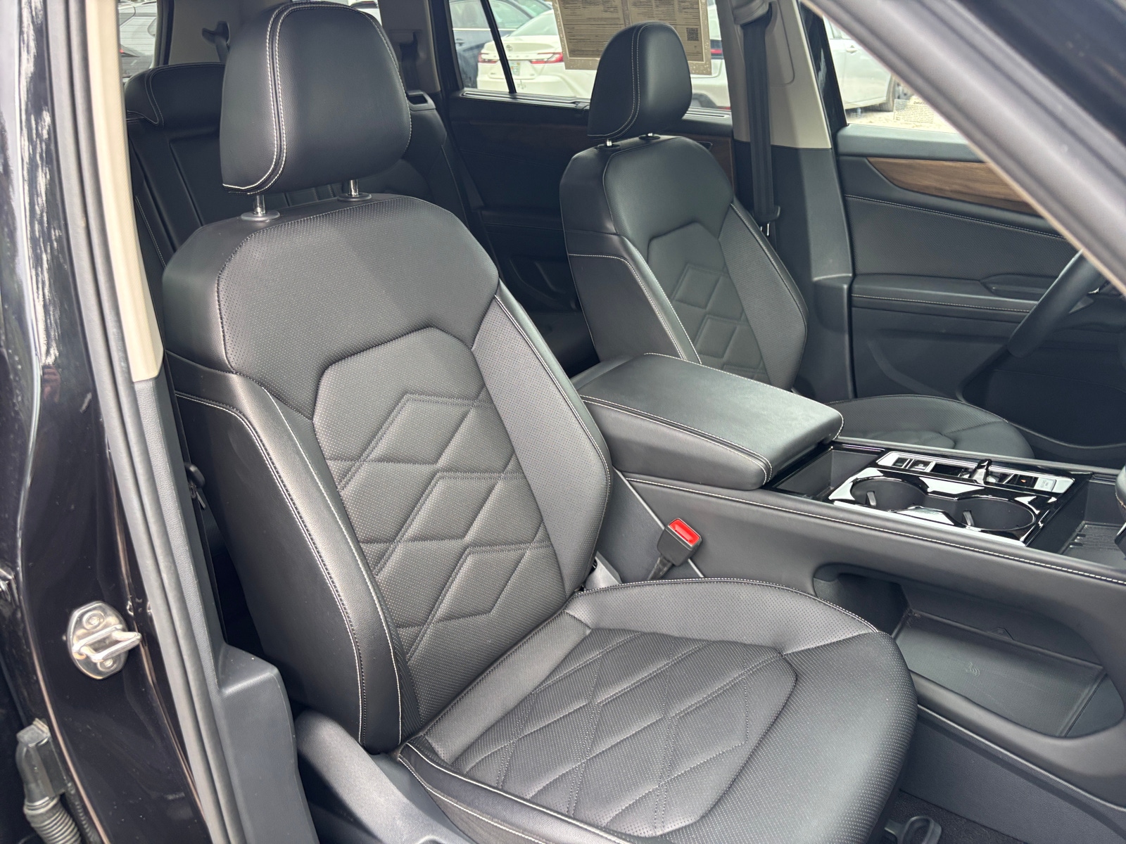 Thumbnail: 2025 Volkswagen Atlas - 2