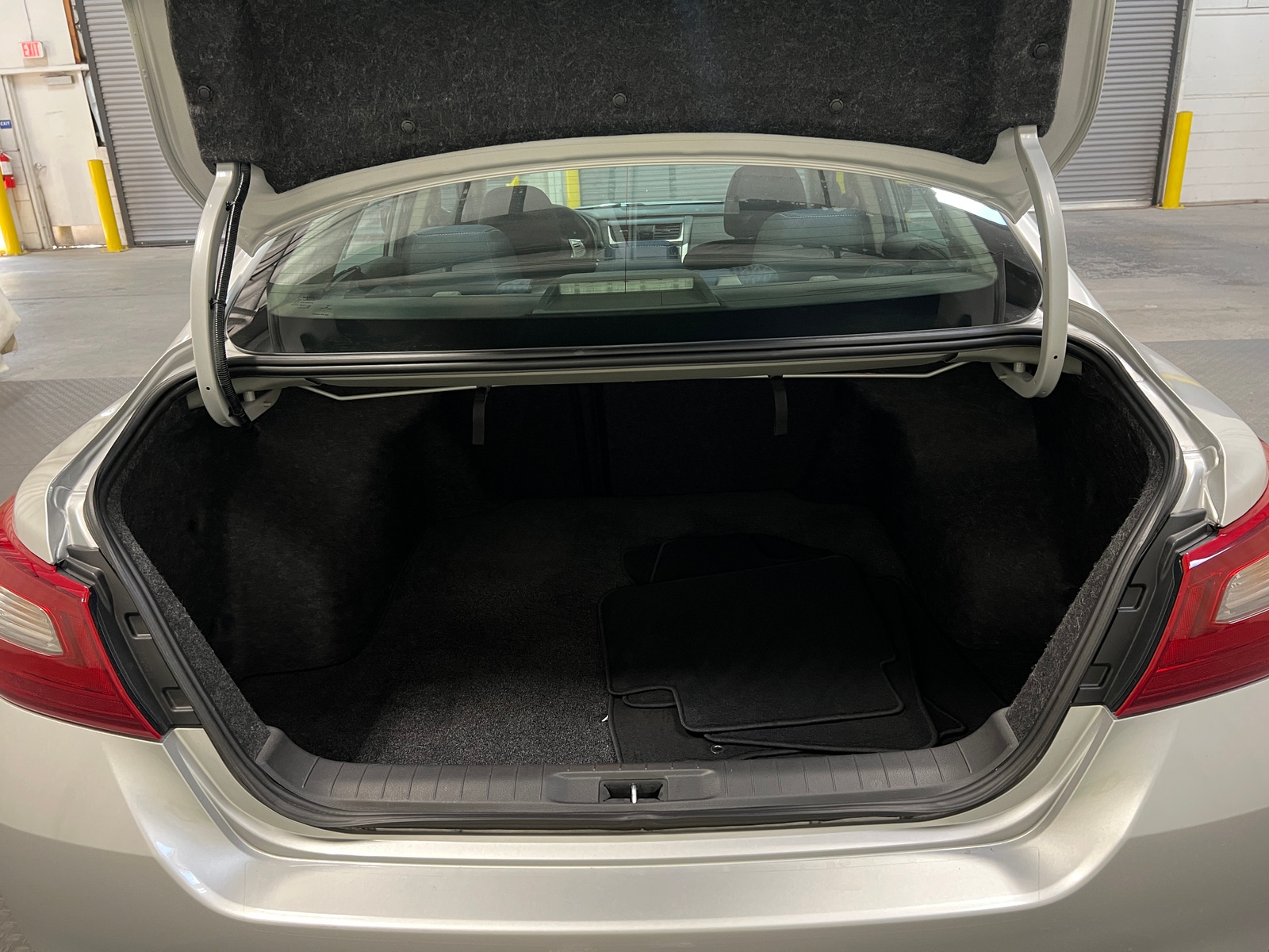 Thumbnail: 2018 Nissan Altima - 7