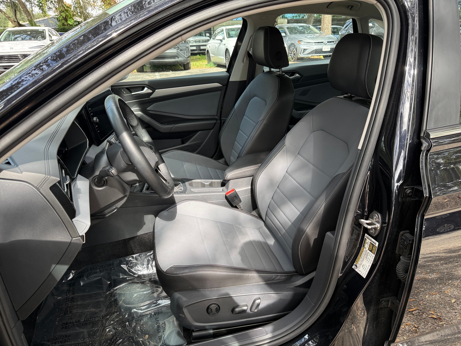 Thumbnail: 2025 Volkswagen Jetta - 2