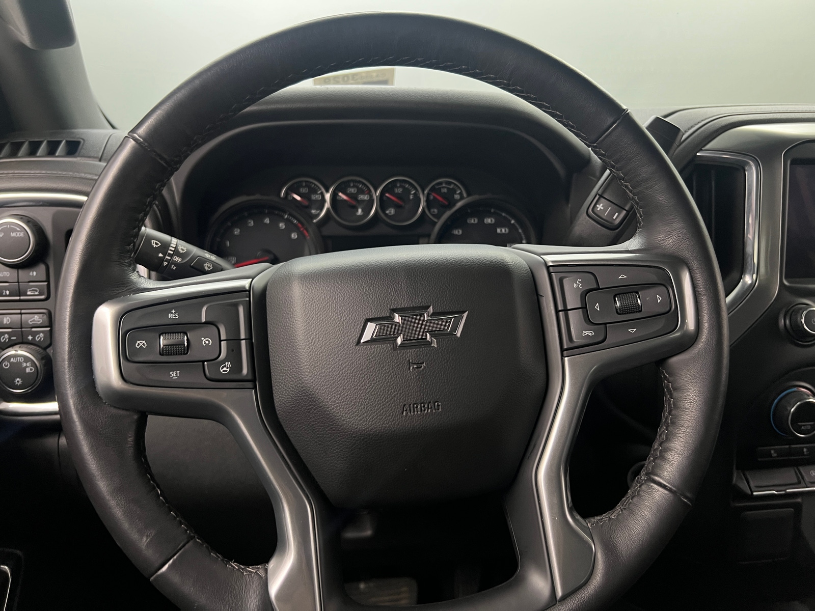 Thumbnail: 2022 Chevrolet Silverado 1500 - 5