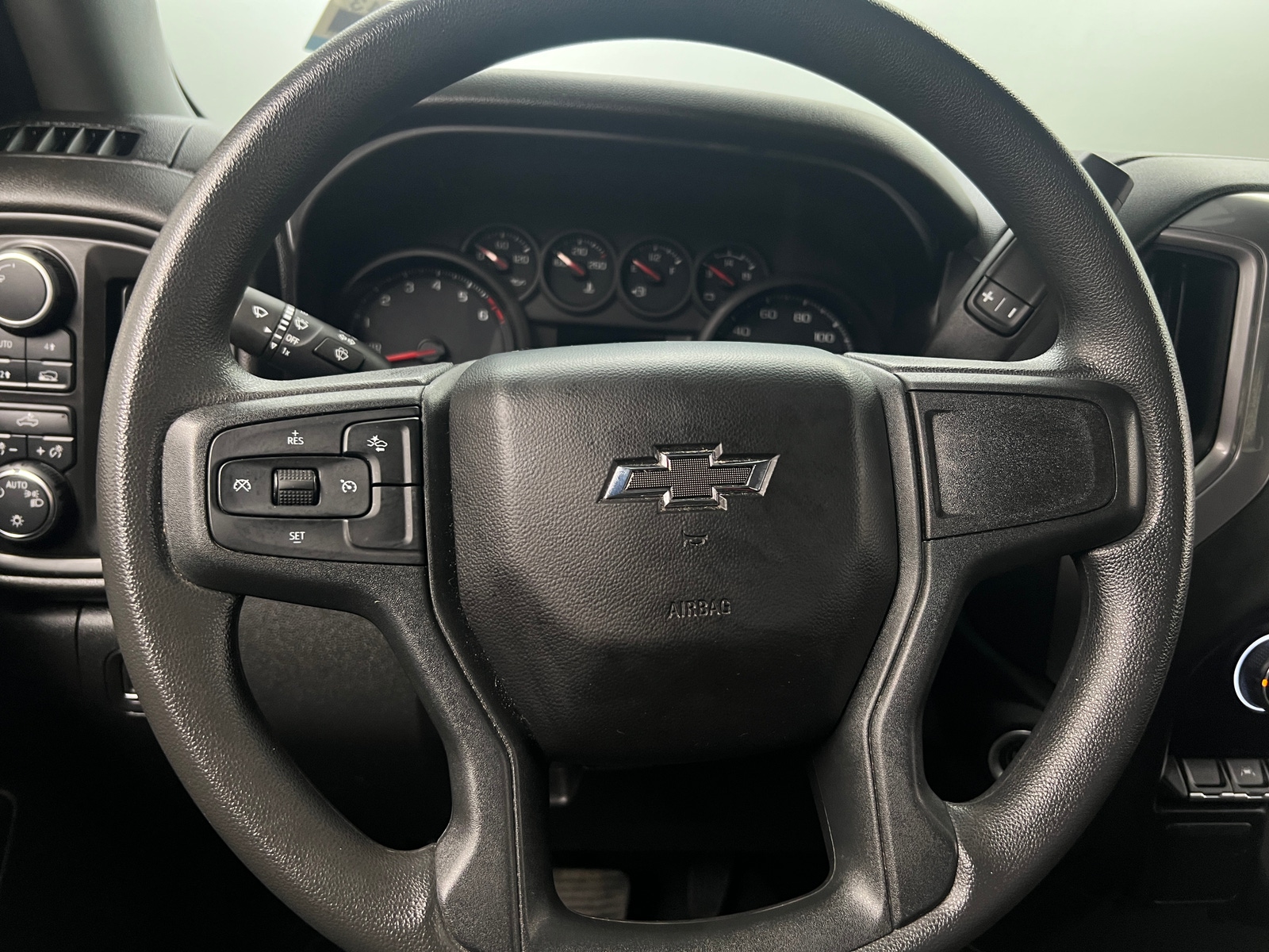 Thumbnail: 2022 Chevrolet Silverado 1500 - 5