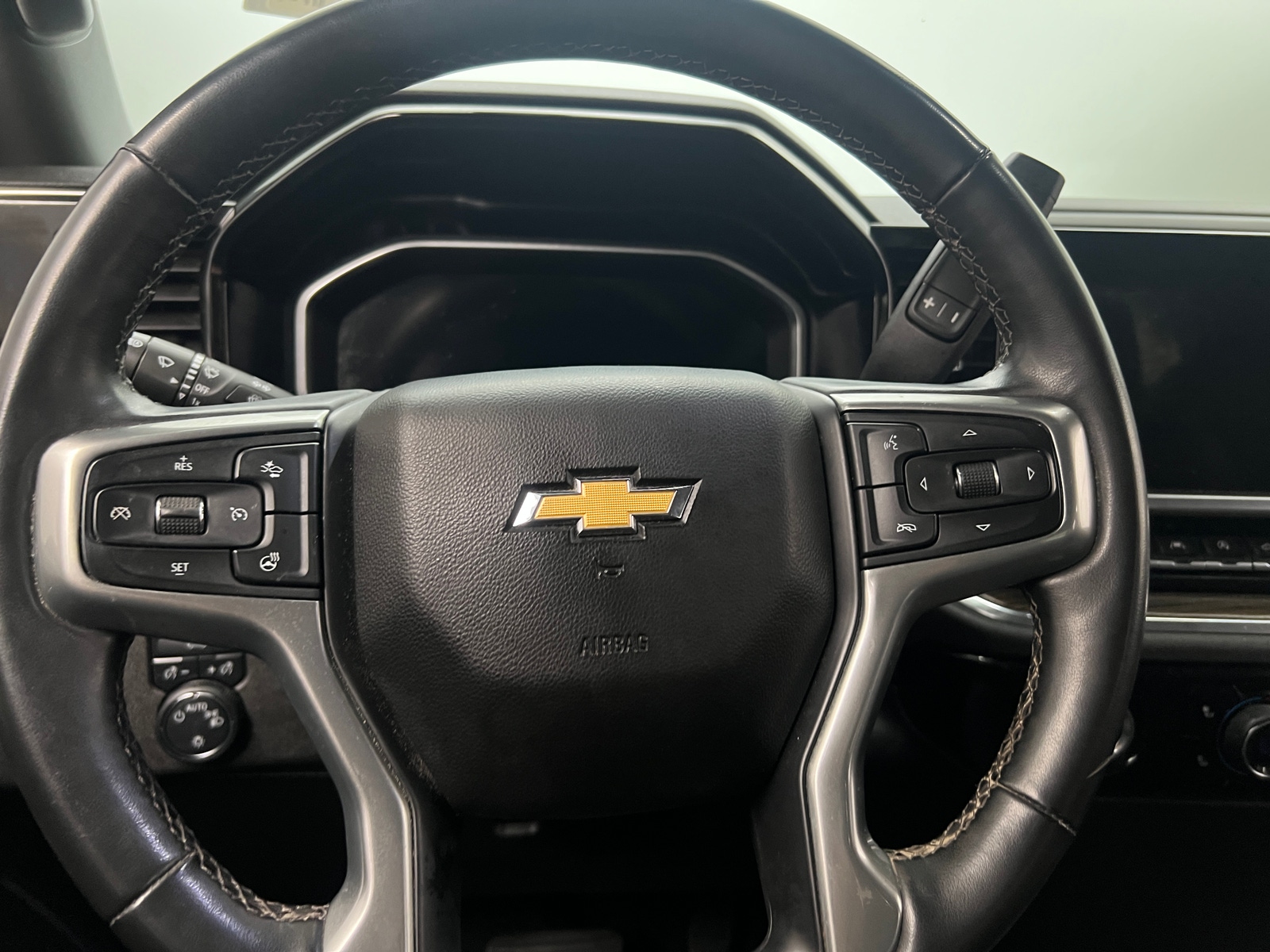 Thumbnail: 2023 Chevrolet Silverado 1500 - 5