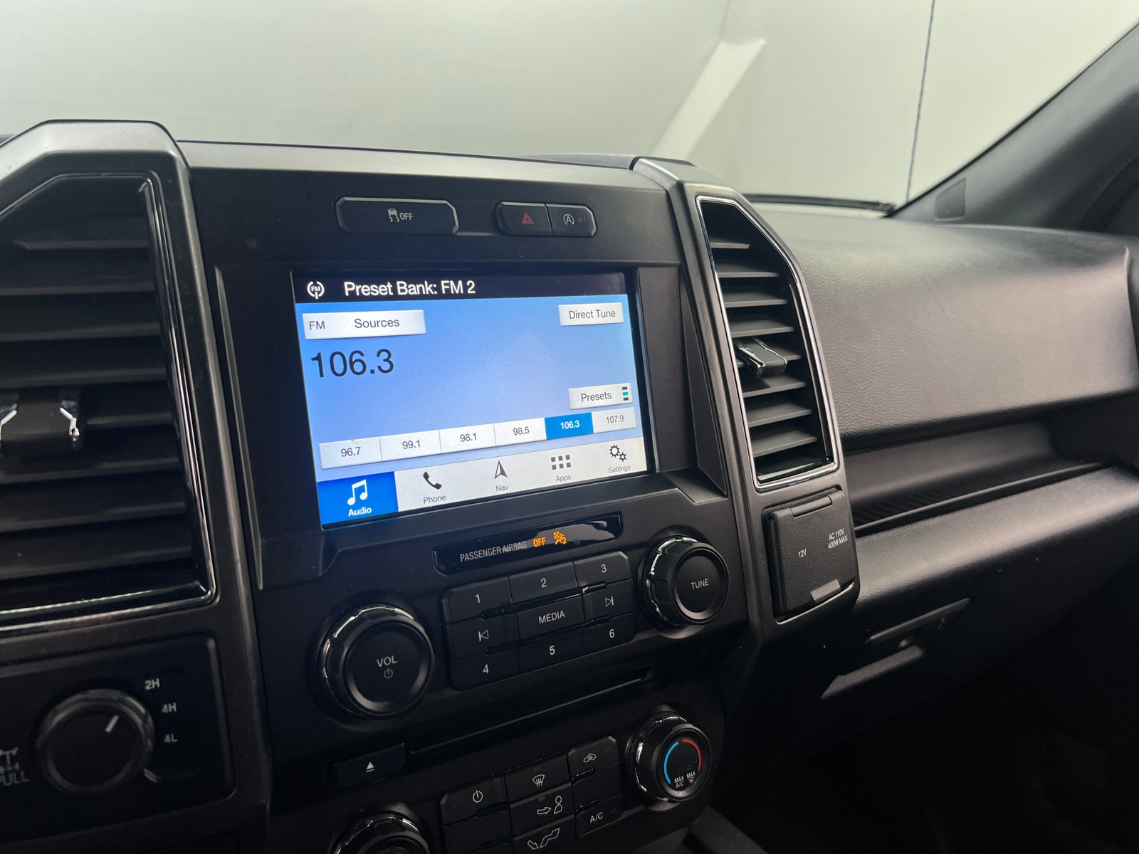 Thumbnail: 2018 Ford Econoline - 4