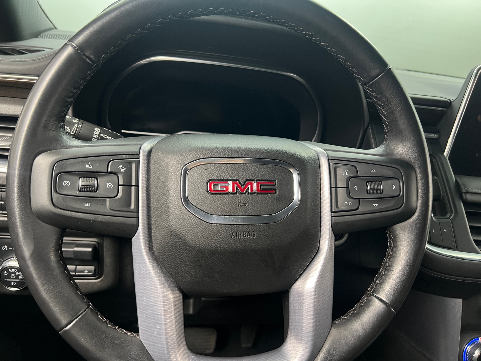 Thumbnail: 2022 GMC Yukon - 5