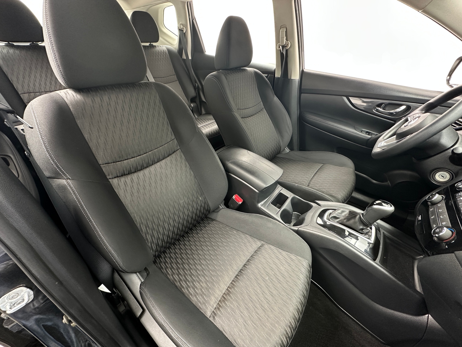 Thumbnail: 2017 Nissan Rogue - 2