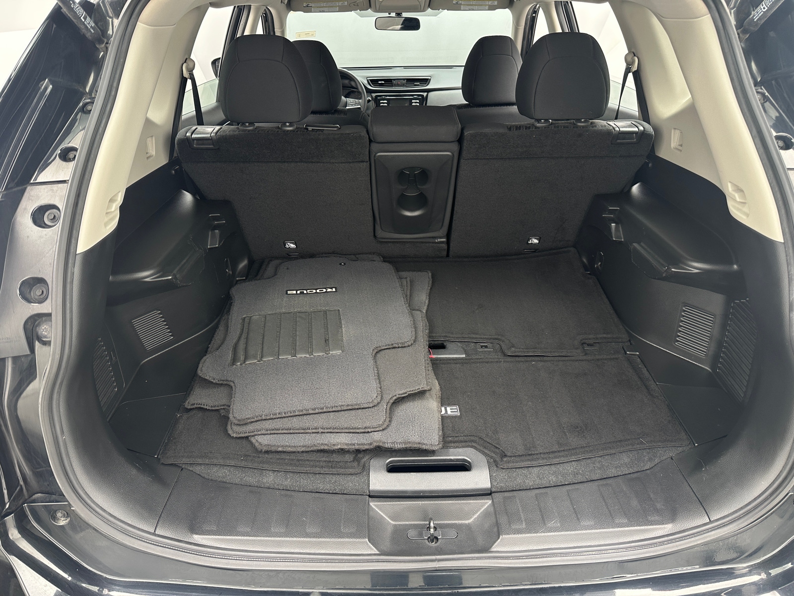 Thumbnail: 2017 Nissan Rogue - 7