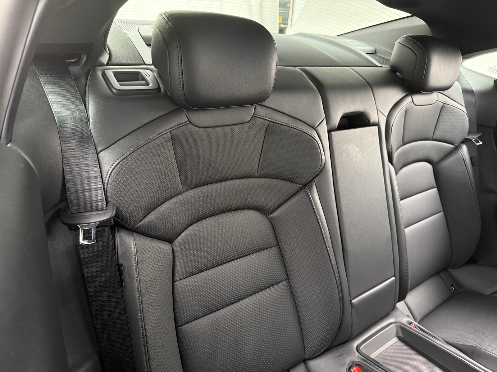 Thumbnail: 2023 Porsche Taycan - 5