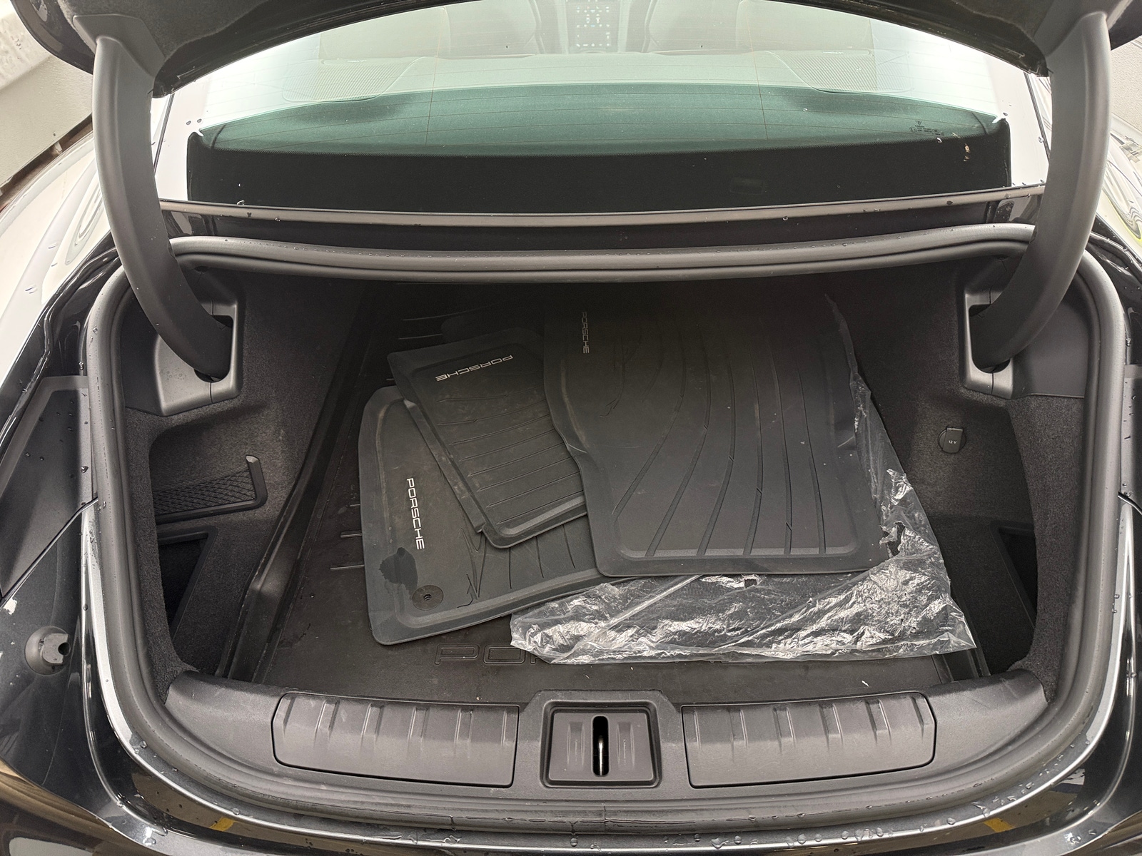 Thumbnail: 2023 Porsche Taycan - 6