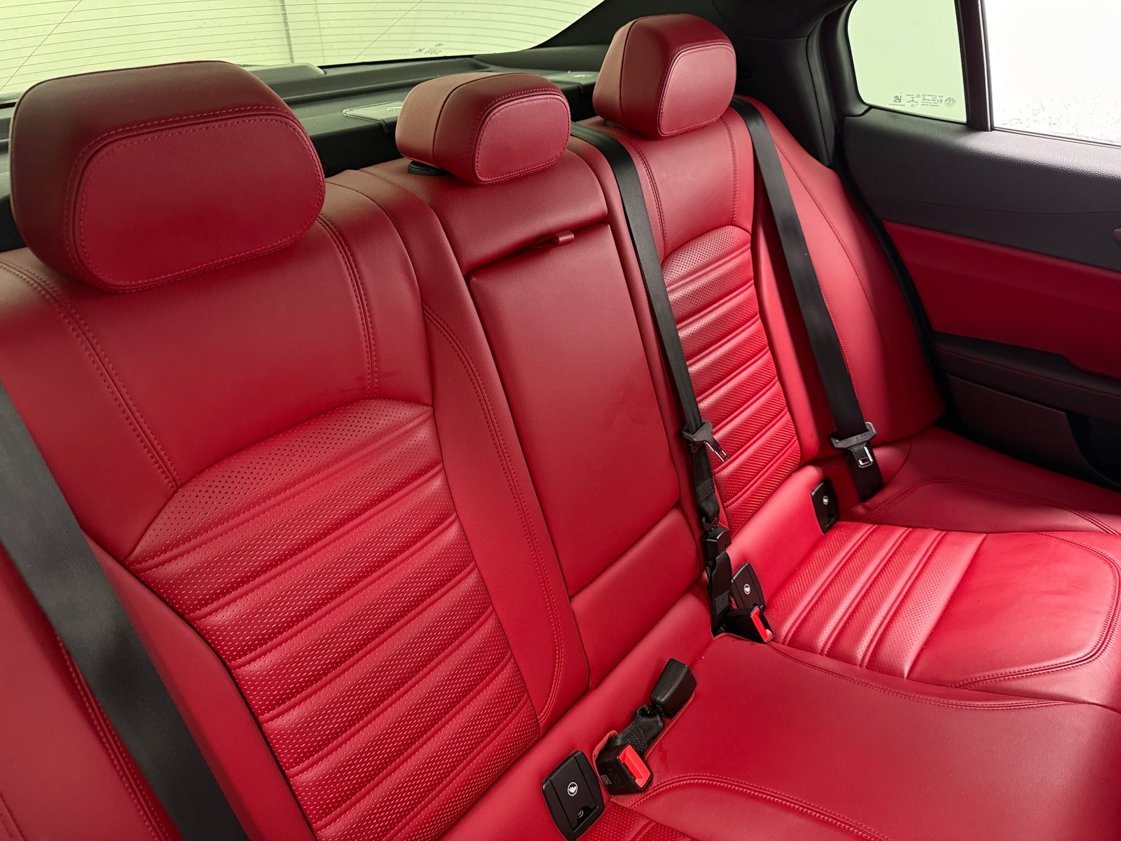 Thumbnail: 2021 Alfa Romeo Giulia - 5