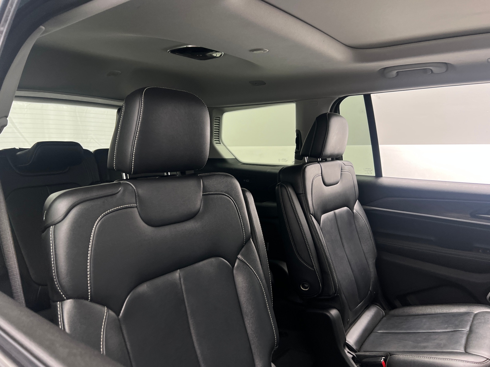 Thumbnail: 2022 Jeep Grand Cherokee L - 5