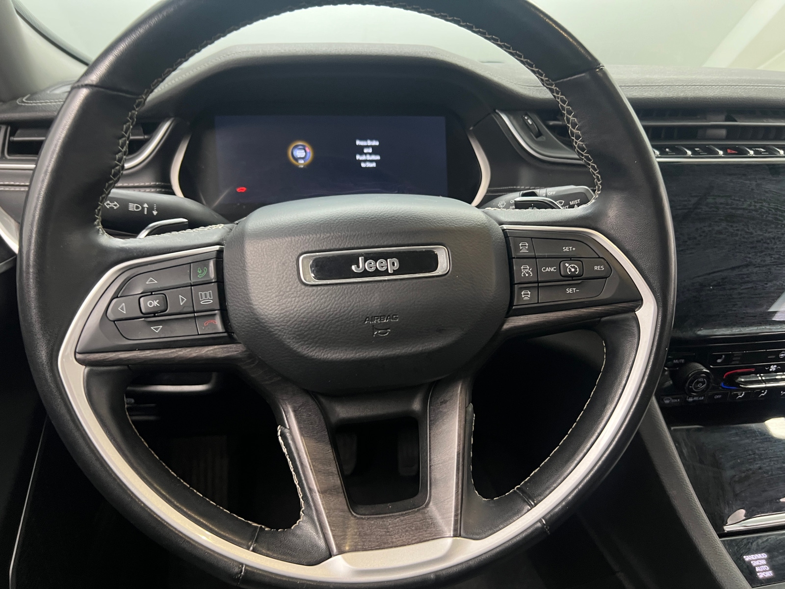 Thumbnail: 2022 Jeep Grand Cherokee L - 4