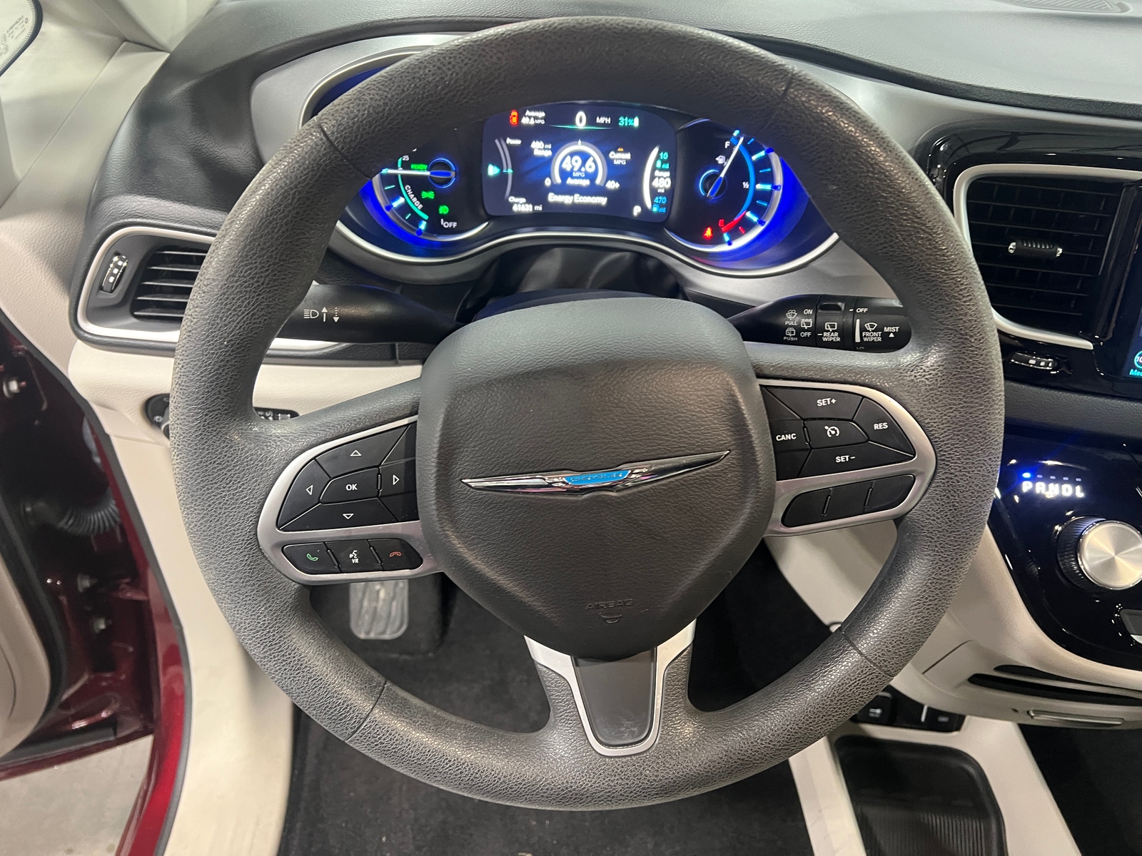 Thumbnail: 2018 Chrysler Pacifica - 5