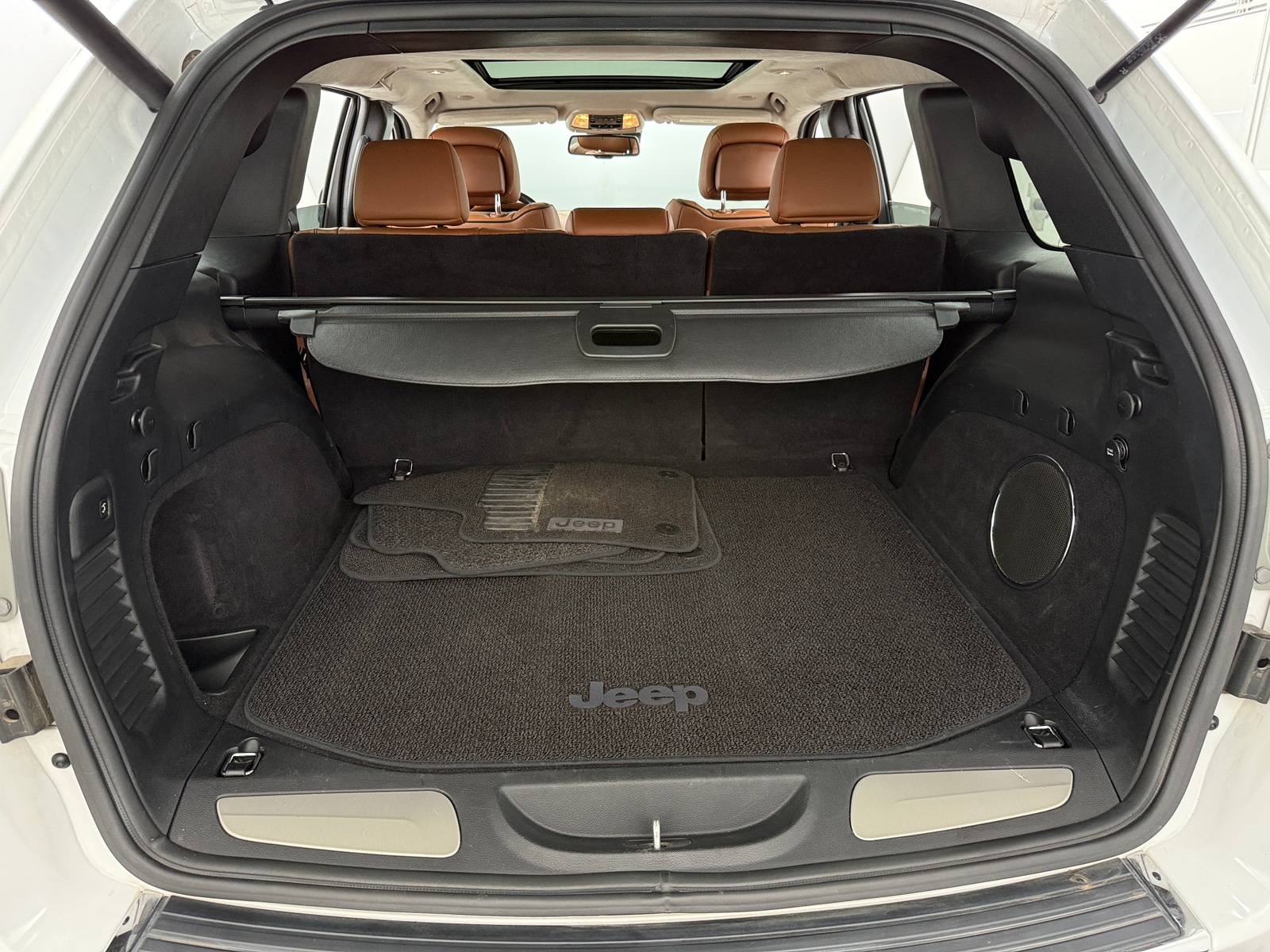 Thumbnail: 2016 Jeep Grand Cherokee - 6