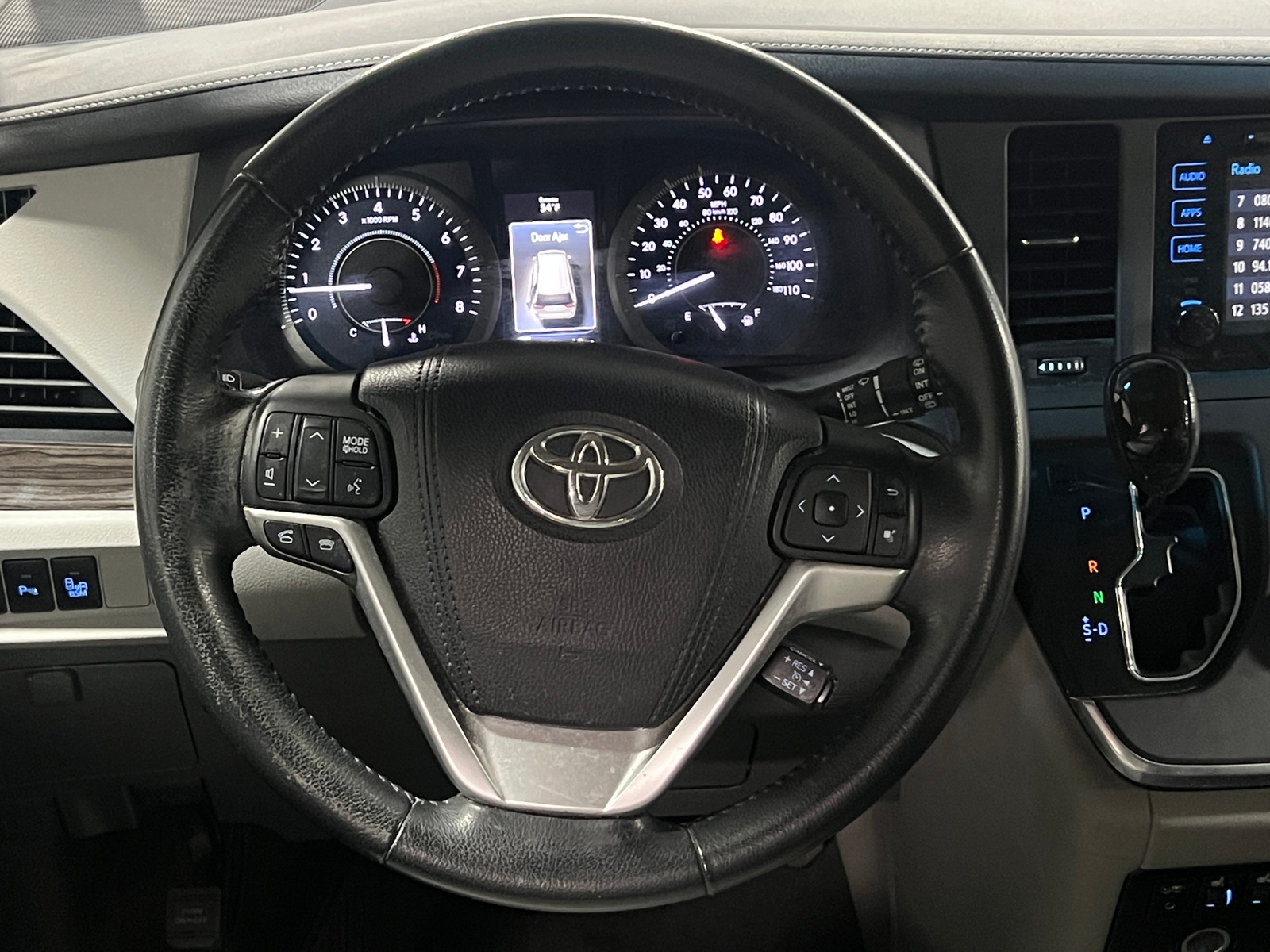 Thumbnail: 2015 Toyota Sienna - 4