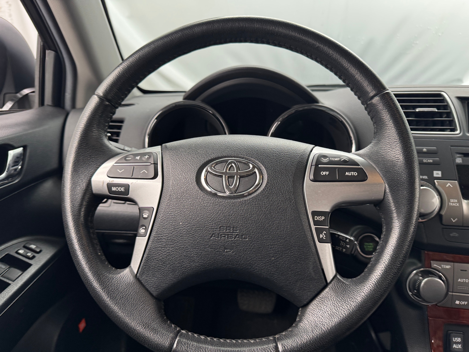 Thumbnail: 2012 Toyota Highlander - 4