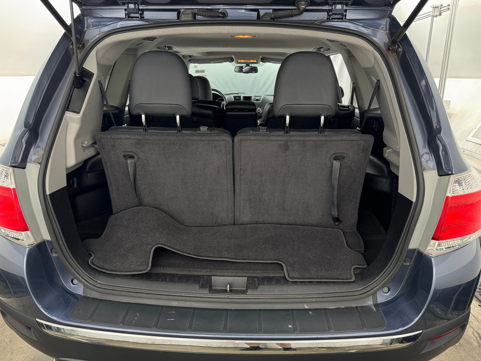 Thumbnail: 2012 Toyota Highlander - 6