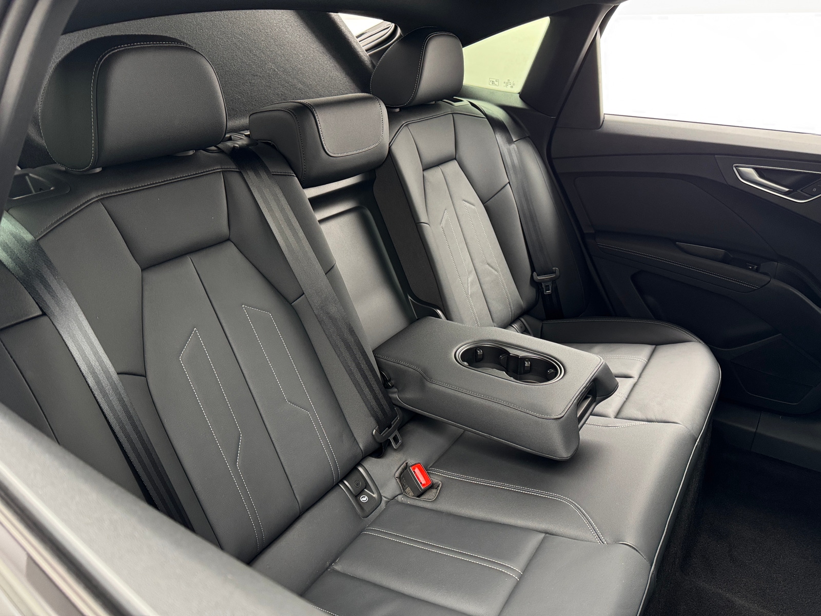 Thumbnail: 2025 Audi Q4 e-tron - 5