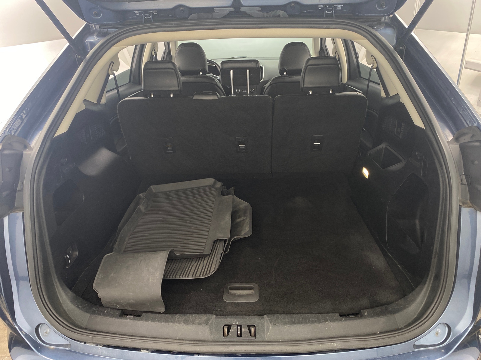 Thumbnail: 2019 Ford Edge - 7