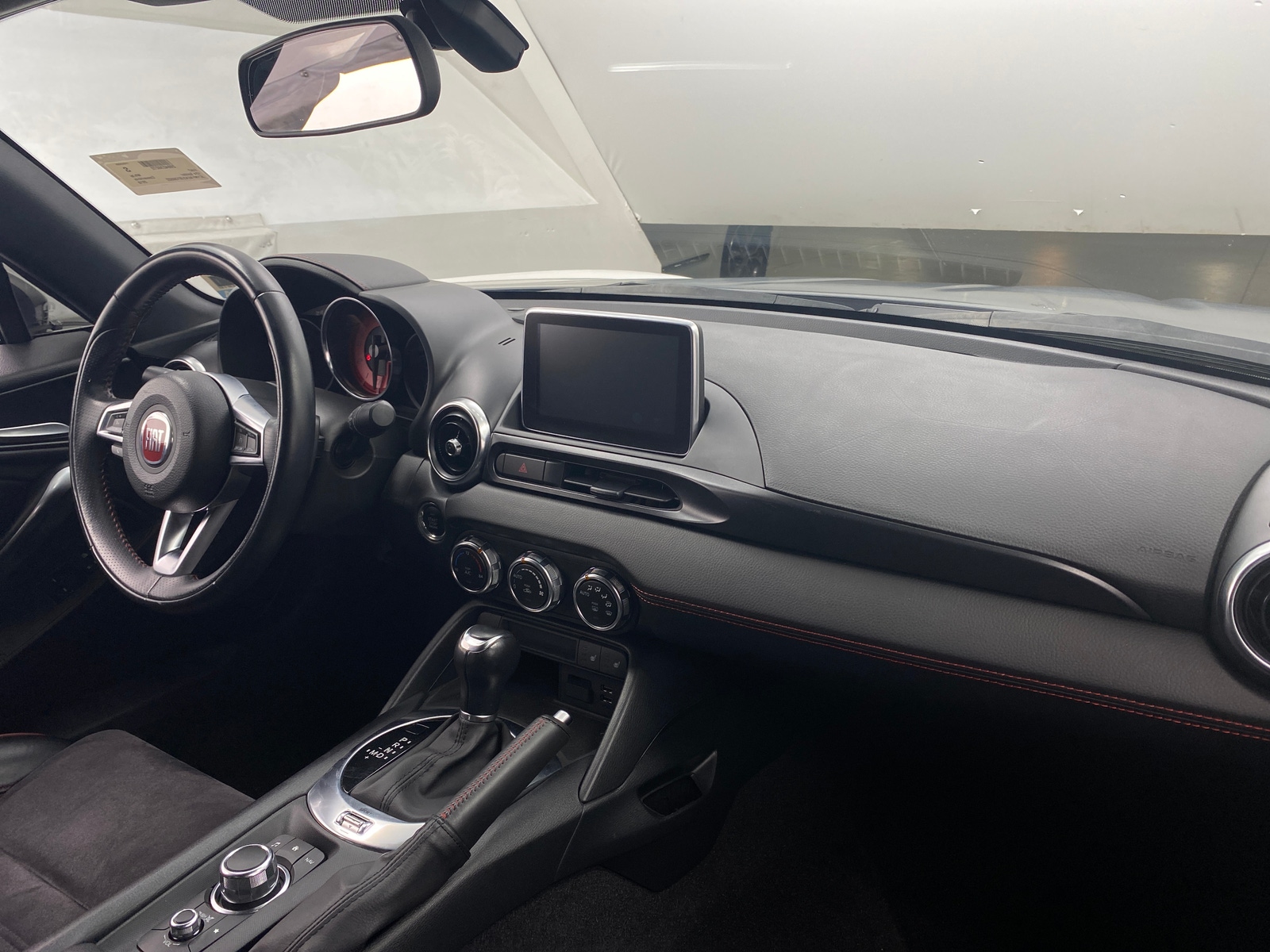 Thumbnail: 2018 Fiat 124 Spider - 2