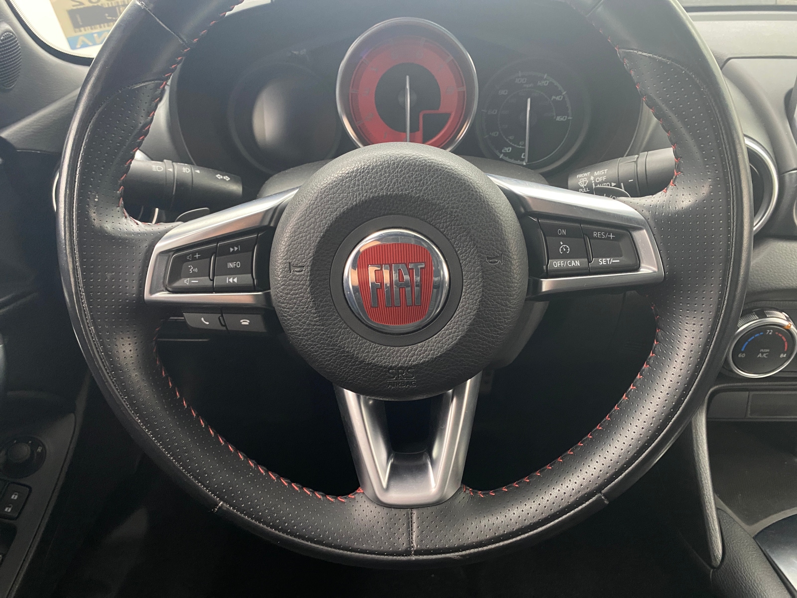 Thumbnail: 2018 Fiat 124 Spider - 4