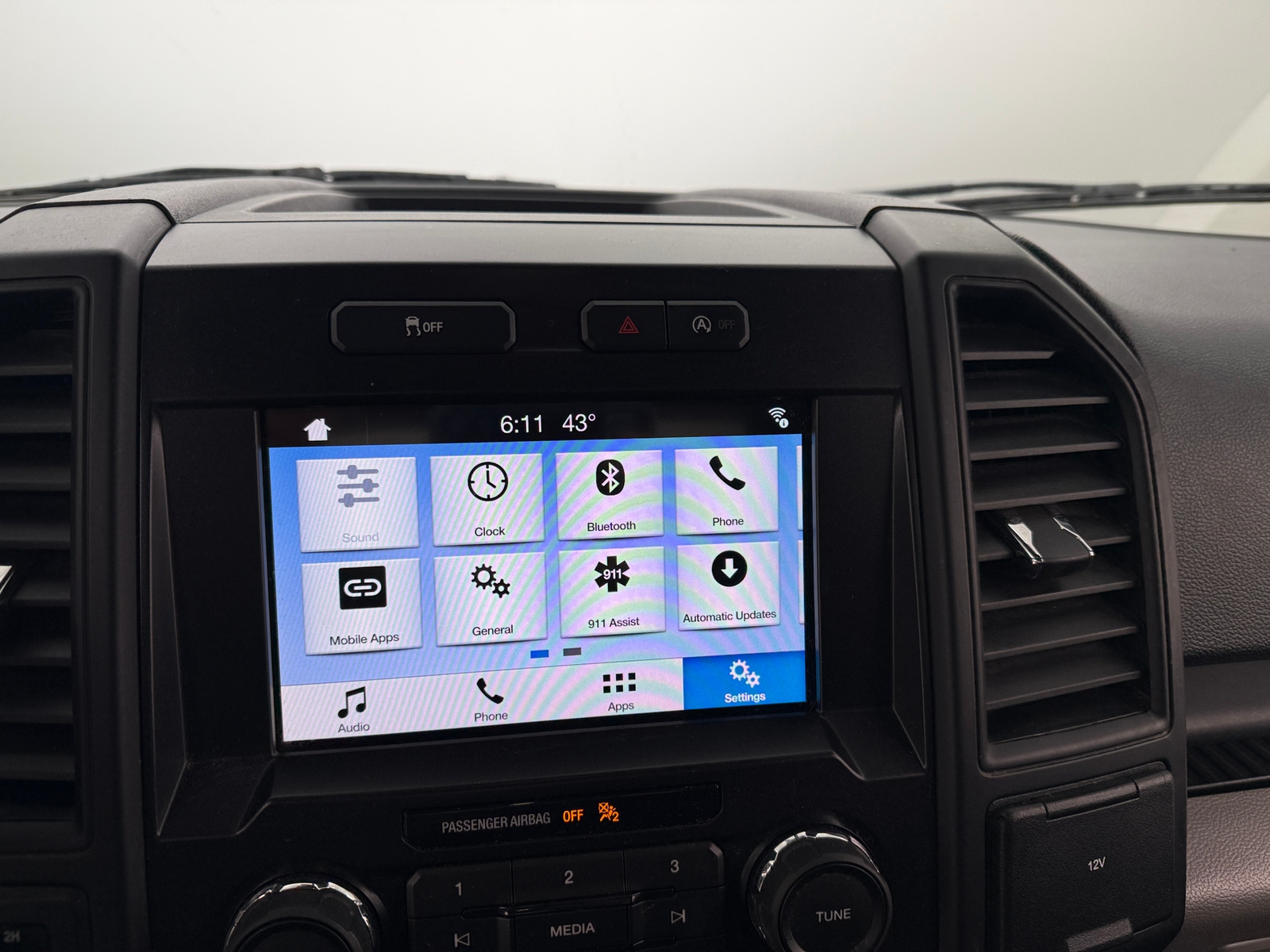 Thumbnail: 2019 Ford Econoline - 4