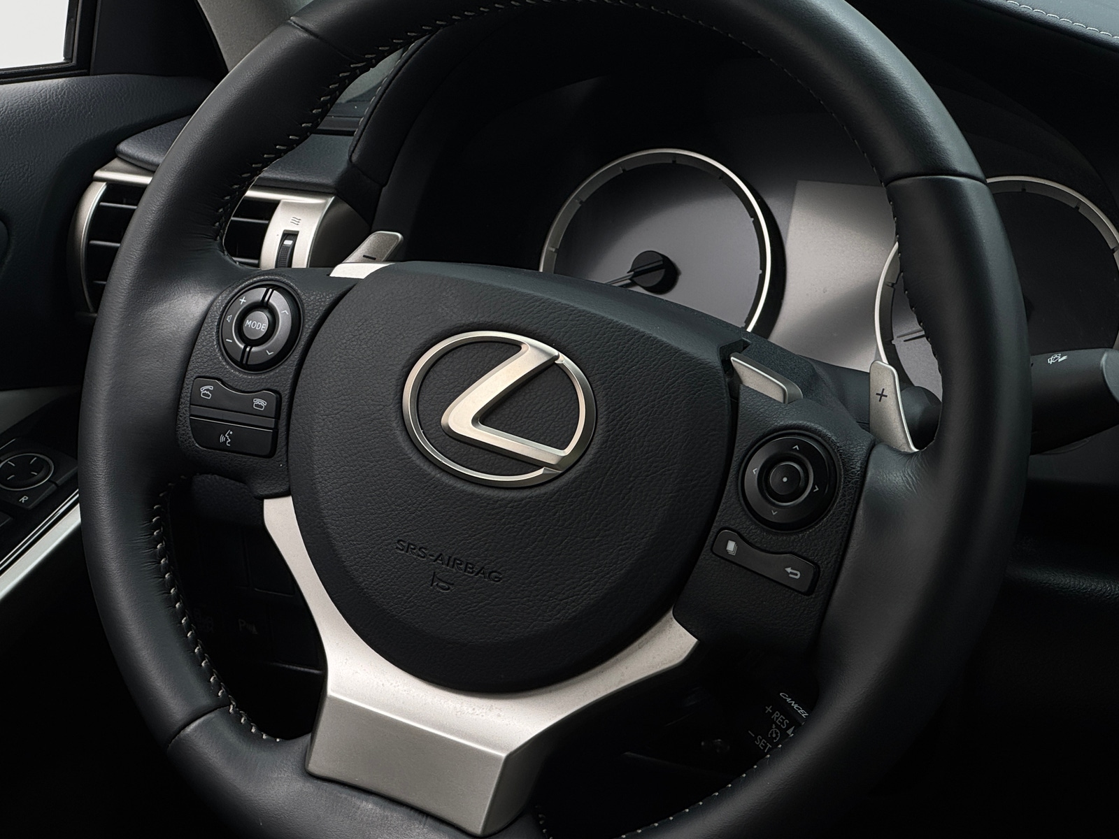 Thumbnail: 2015 Lexus IS - 4