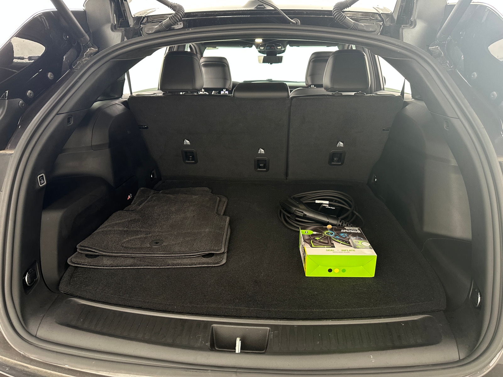 Thumbnail: 2024 Jeep Wagoneer S - 6