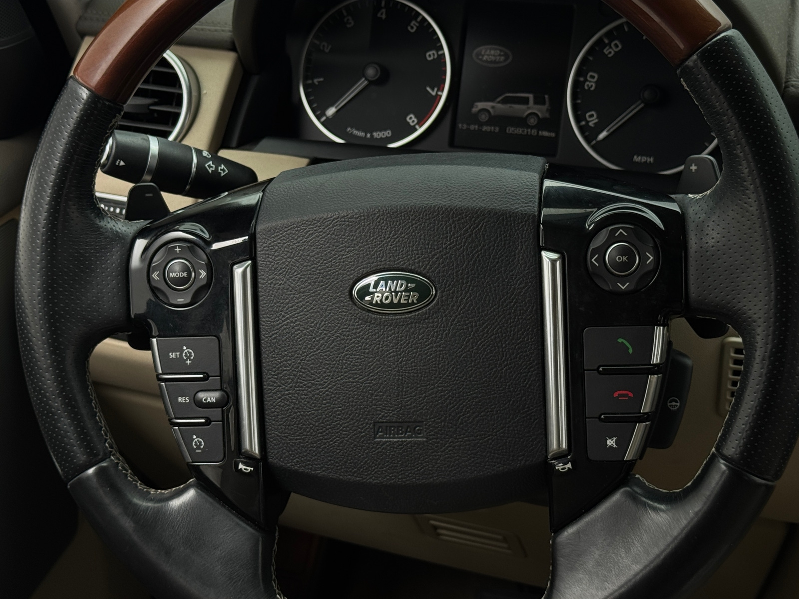 Thumbnail: 2016 Land Rover LR4 - 4