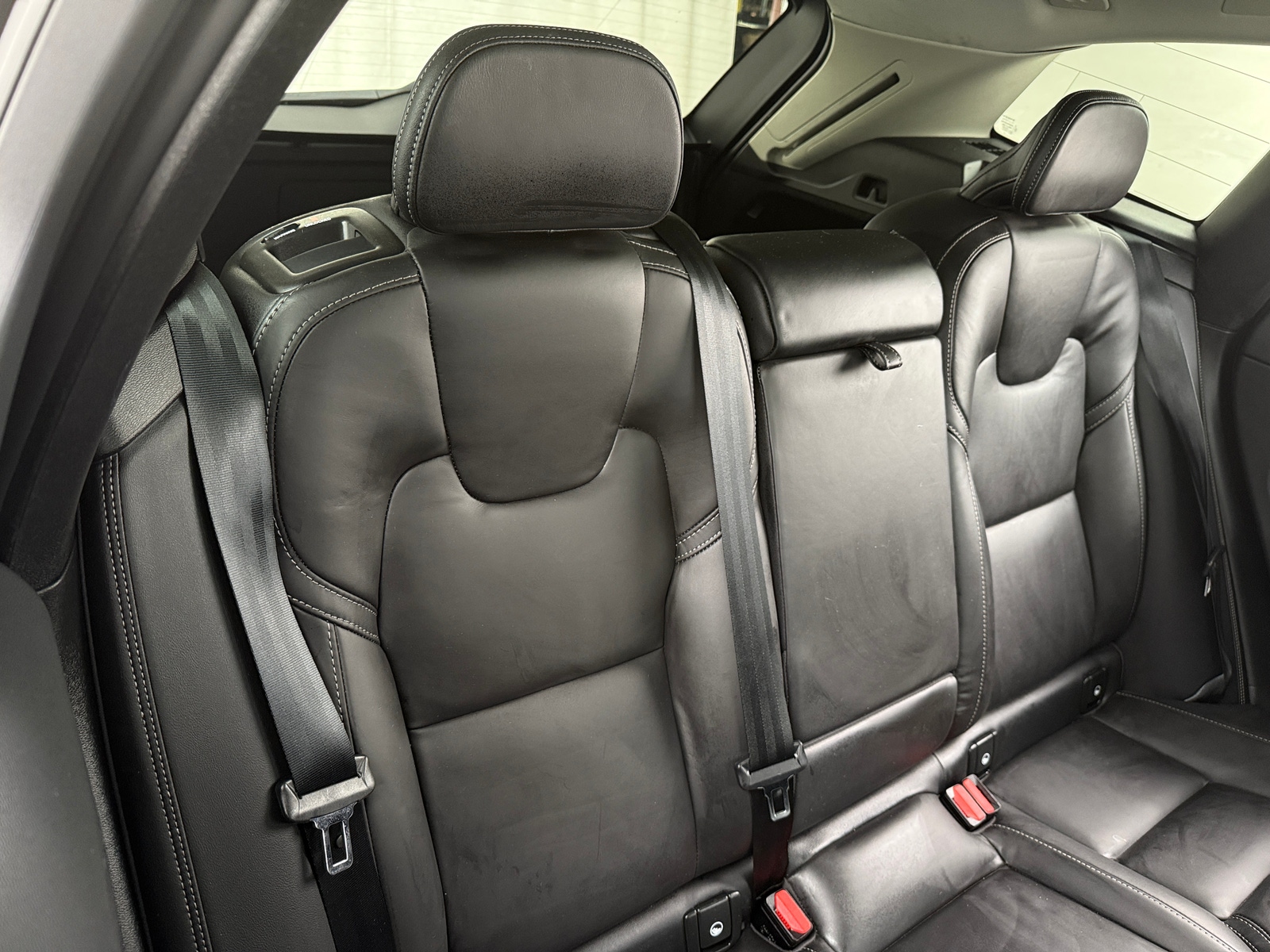 Thumbnail: 2022 Volvo XC60 - 5