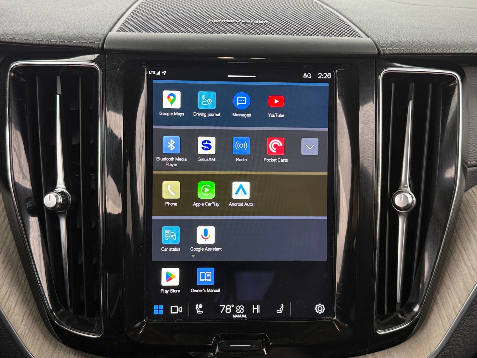 Thumbnail: 2022 Volvo XC60 - 3