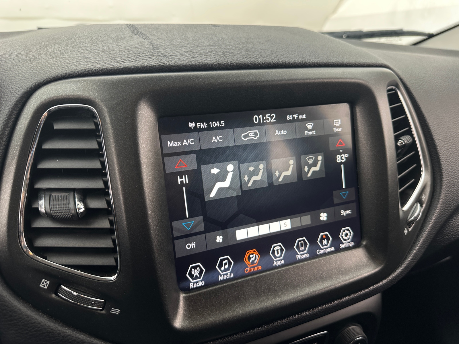 Thumbnail: 2020 Jeep Compass - 3