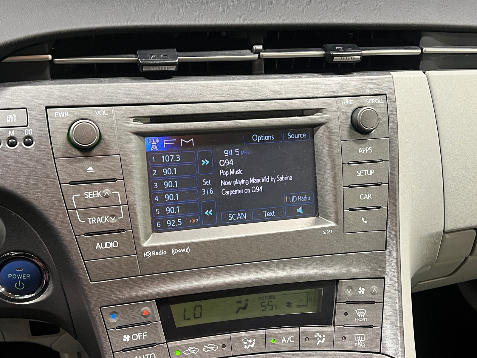 Thumbnail: 2013 Toyota Prius - 4