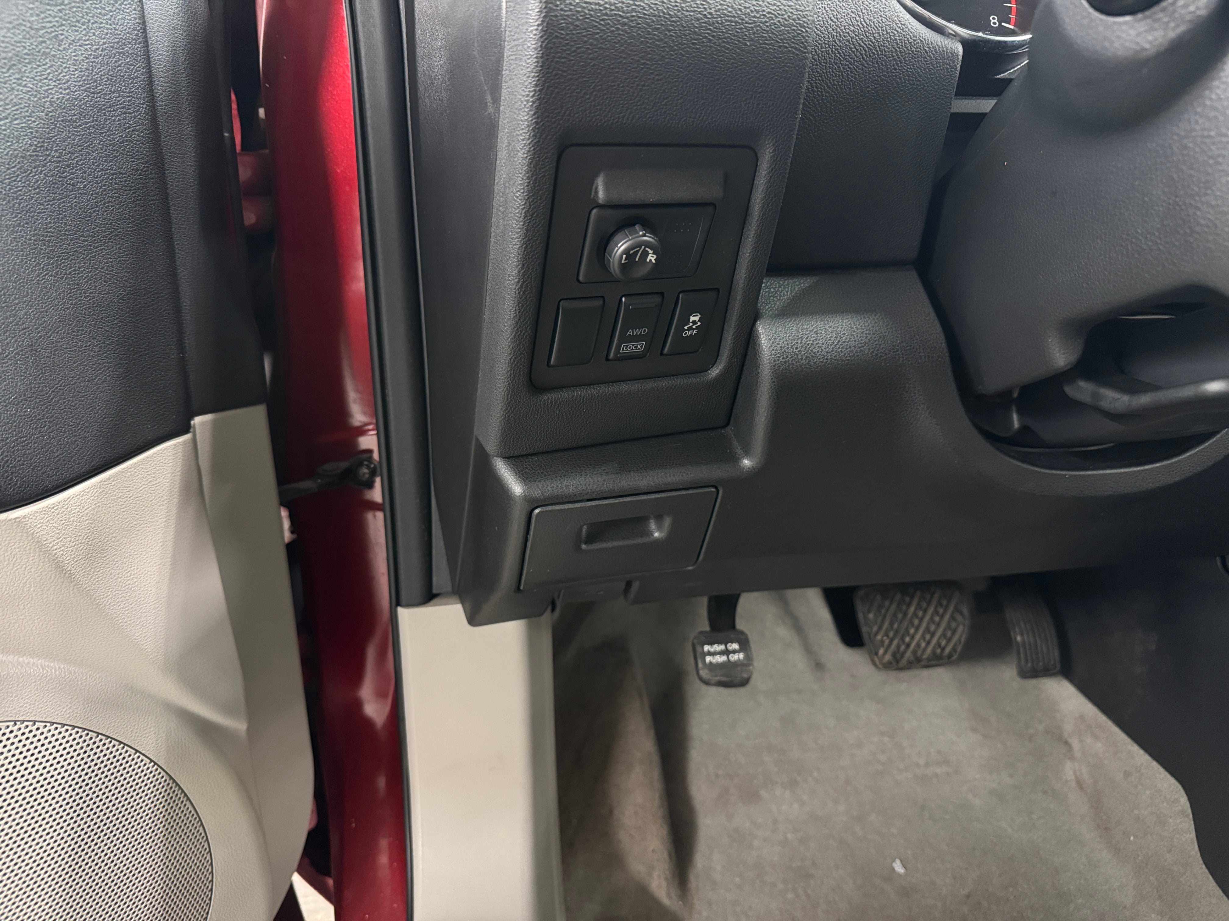 Used 2014 Nissan Rogue Select S with VIN JN8AS5MV7EW201193 for sale in Oak Creek, WI